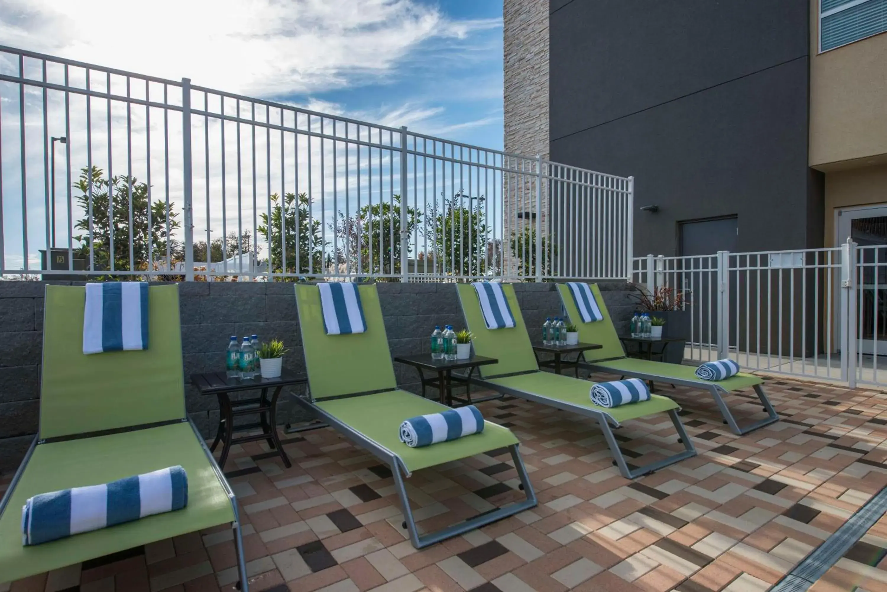 Property building in Hampton Inn Greenville/I-385 Haywood Mall, SC Property building in Hampton Inn Greenville/I-385 Haywood Mall, SC