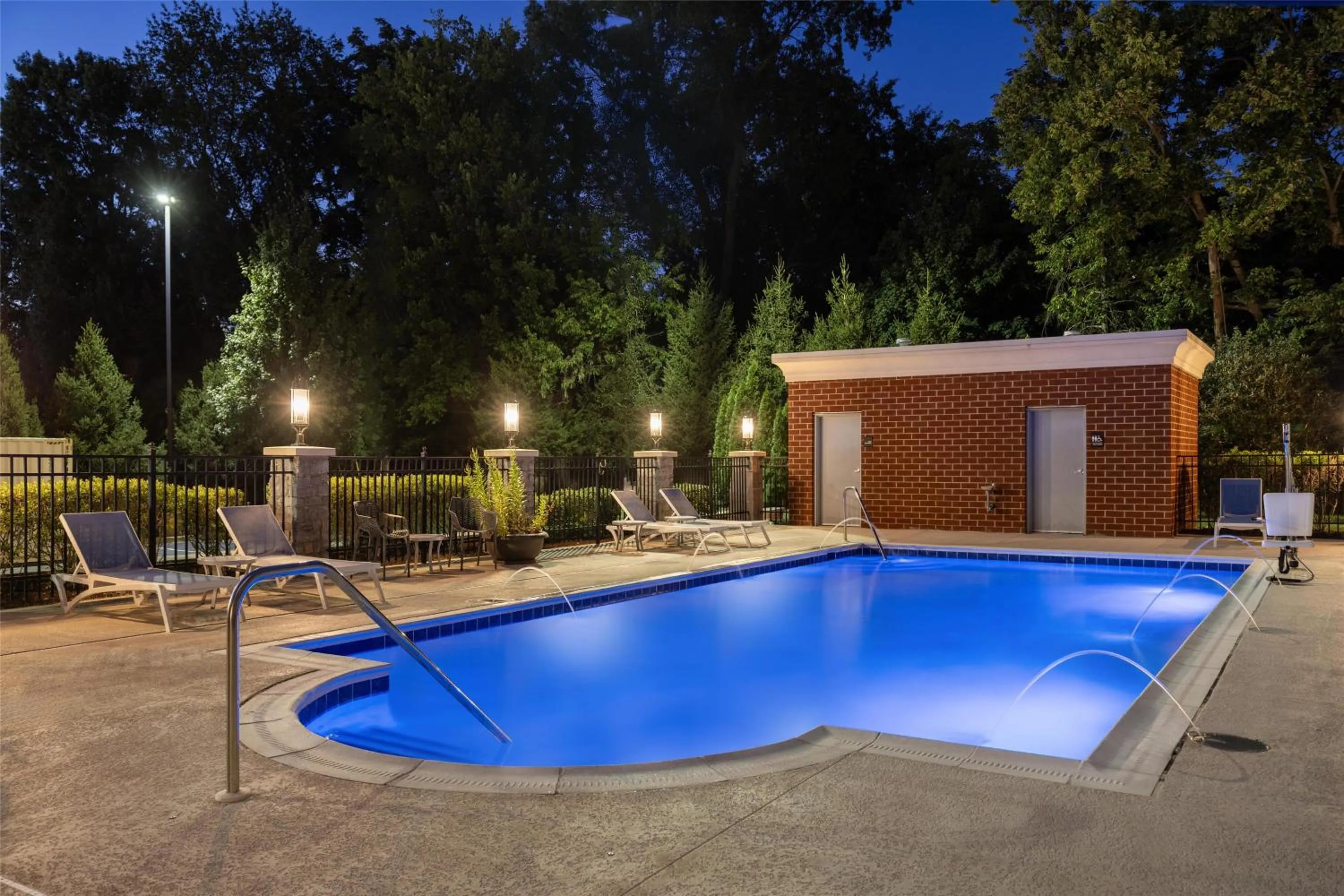 Pool view in Hampton Inn Lexington Medical Center, KY