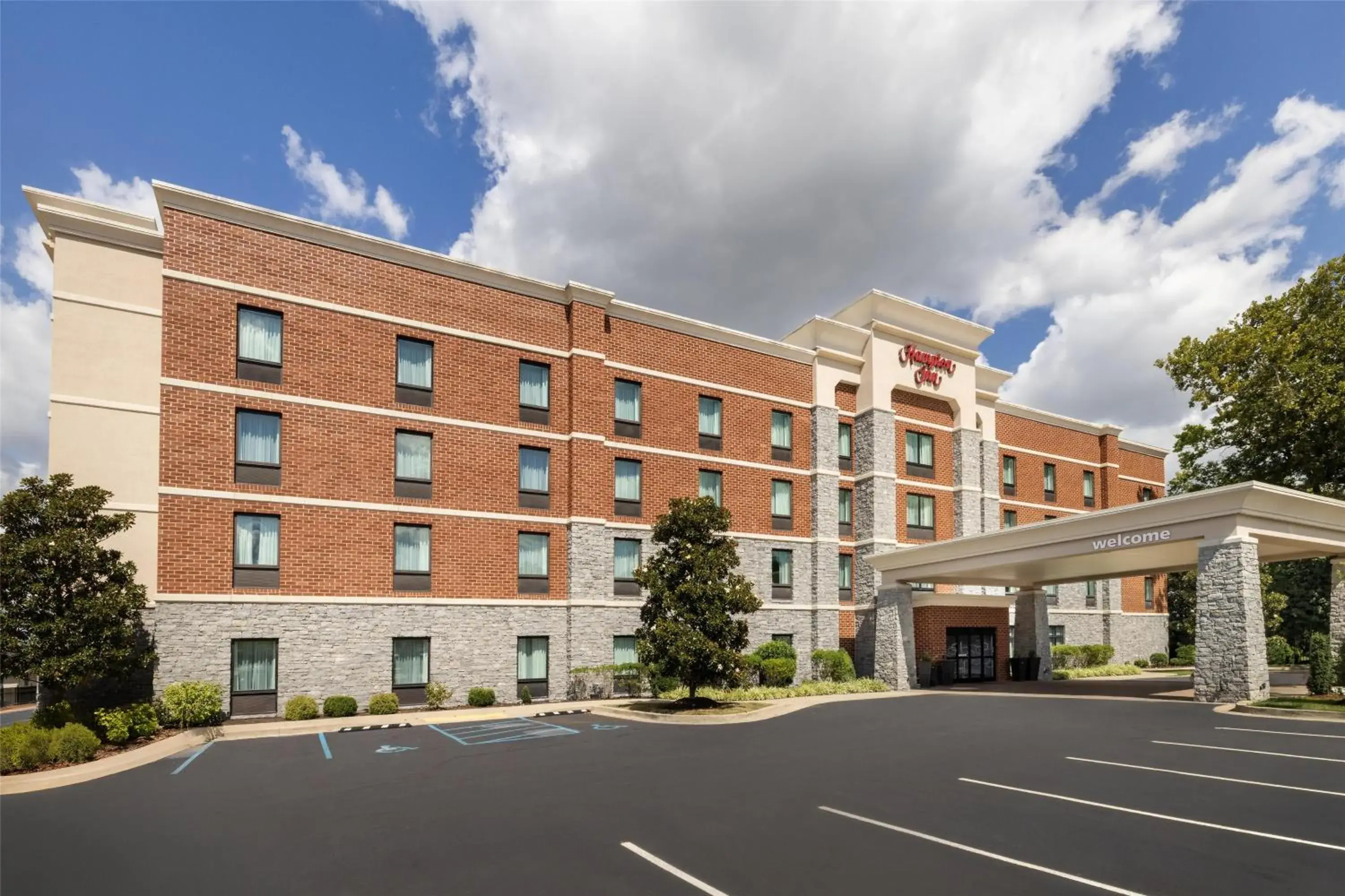 Property building in Hampton Inn Lexington Medical Center, KY Property building in Hampton Inn Lexington Medical Center, KY