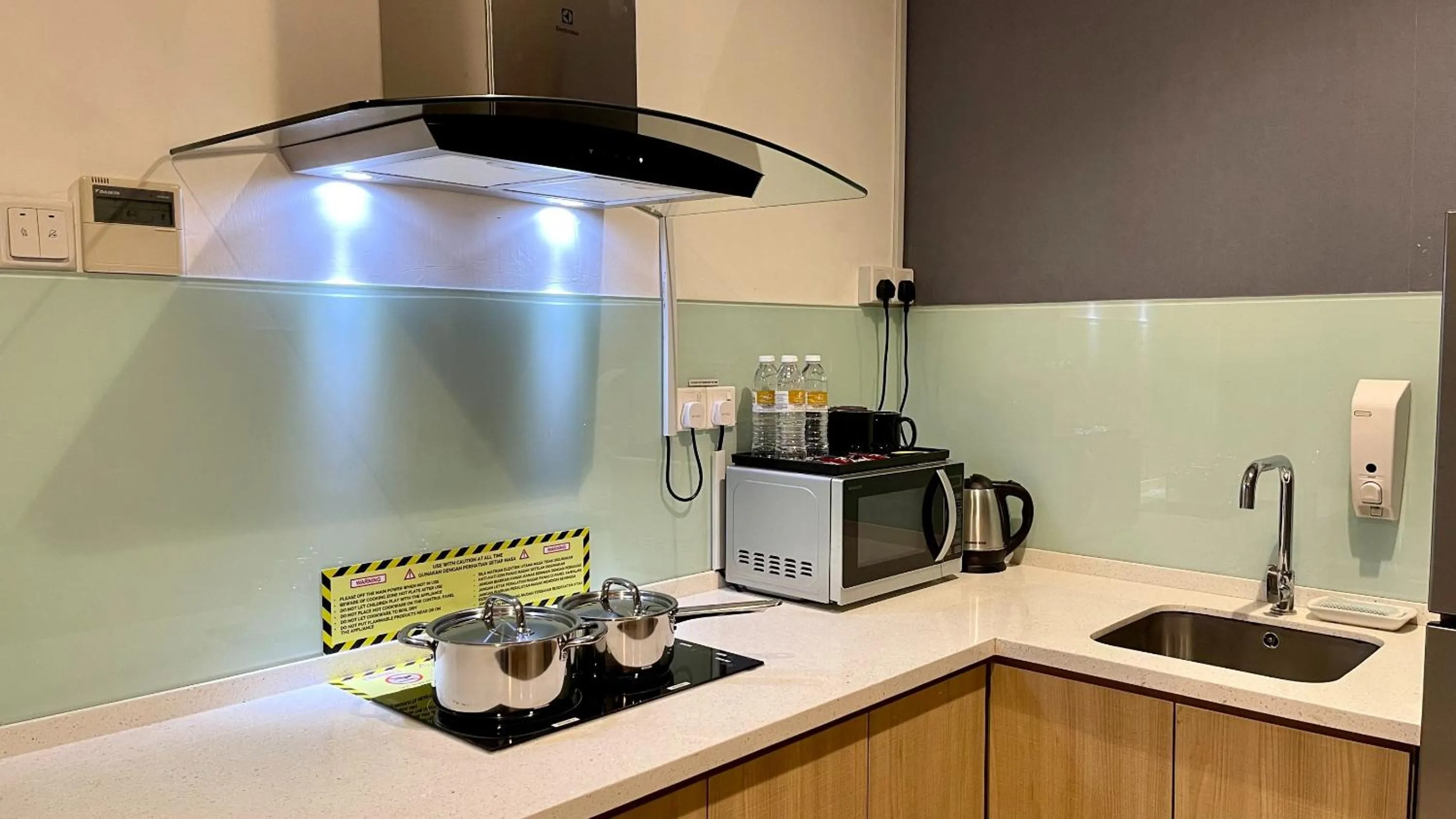 Coffee/tea facilities in One Pacific Hotel and Serviced Apartments