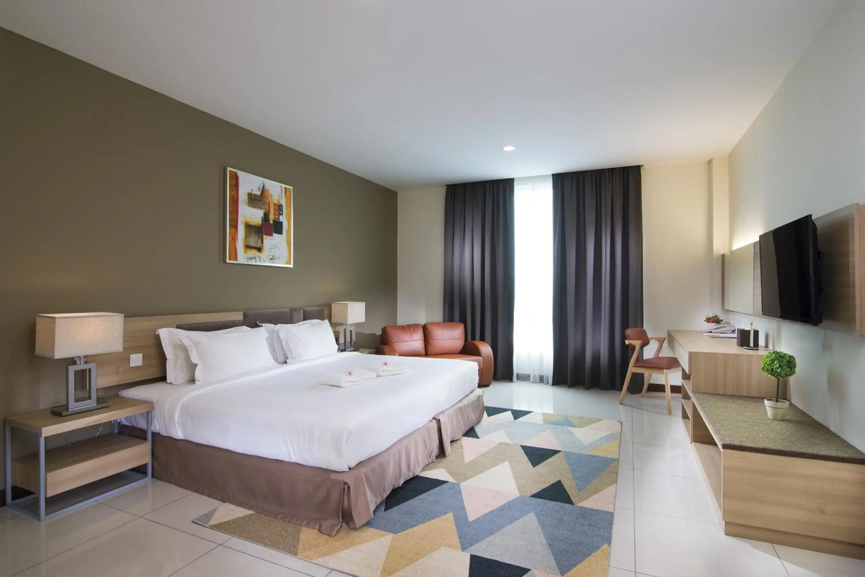 Deluxe King Room in One Pacific Hotel and Serviced Apartments Deluxe King Room in One Pacific Hotel and Serviced Apartments