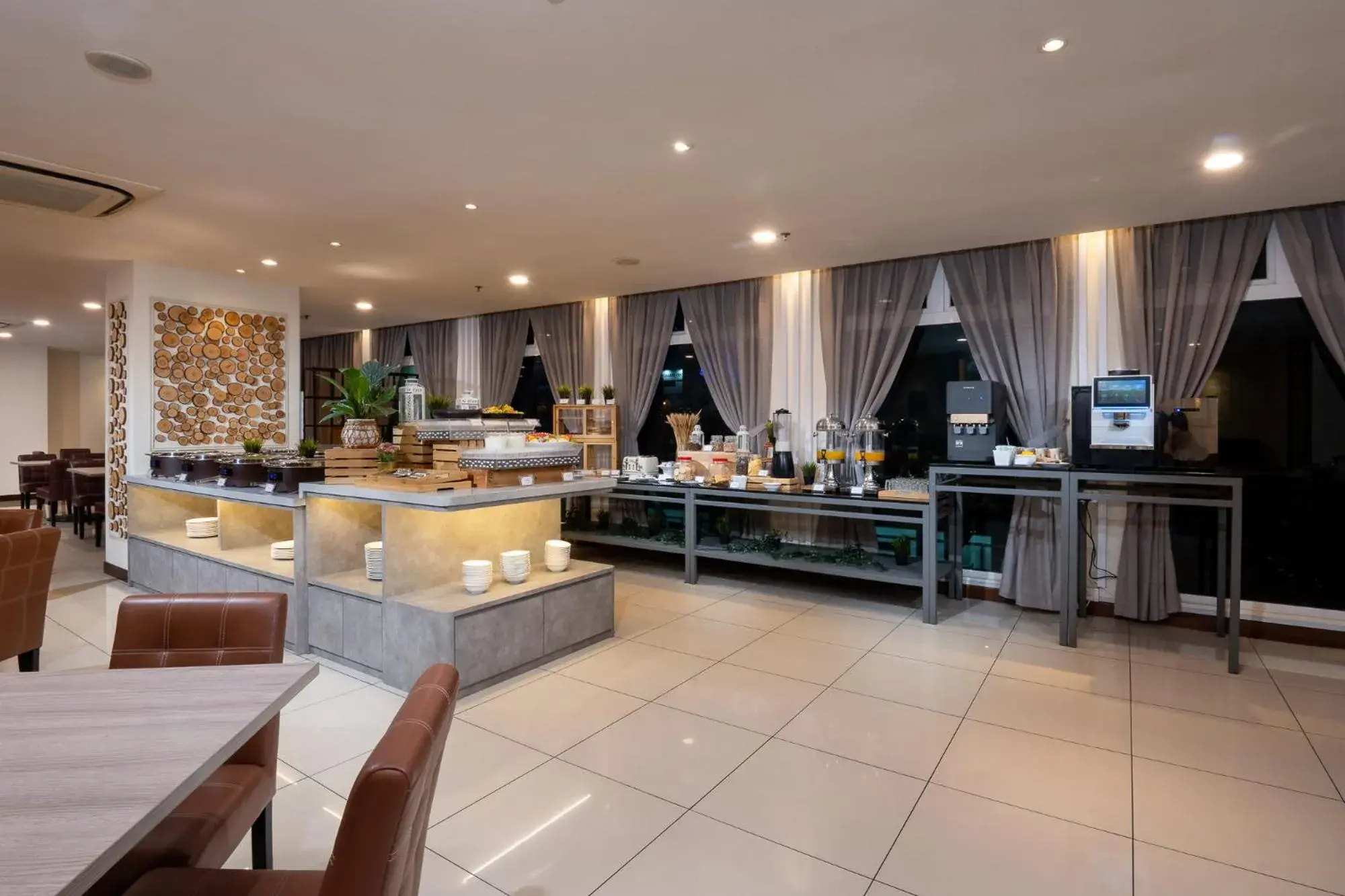 Restaurant/places to eat in One Pacific Hotel and Serviced Apartments Restaurant/places to eat in One Pacific Hotel and Serviced Apartments