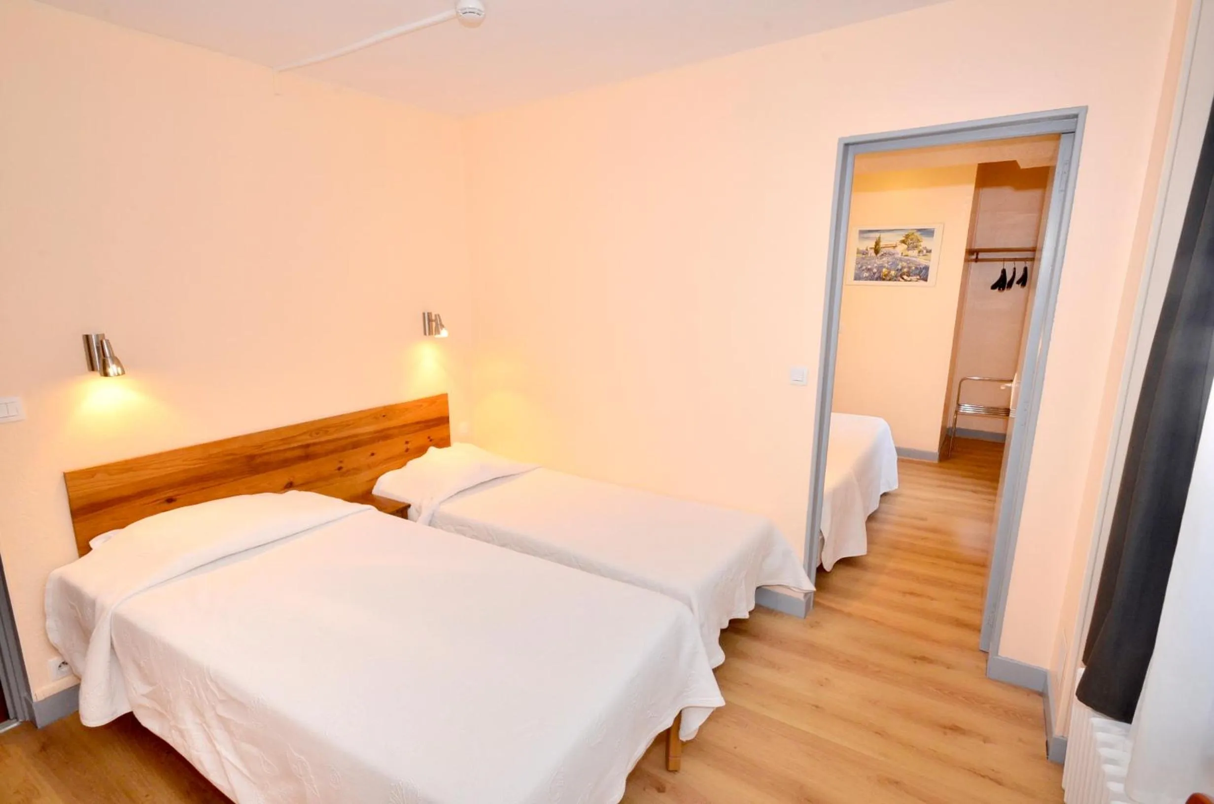 Bedroom, Bed in Hôtel de l'Ours