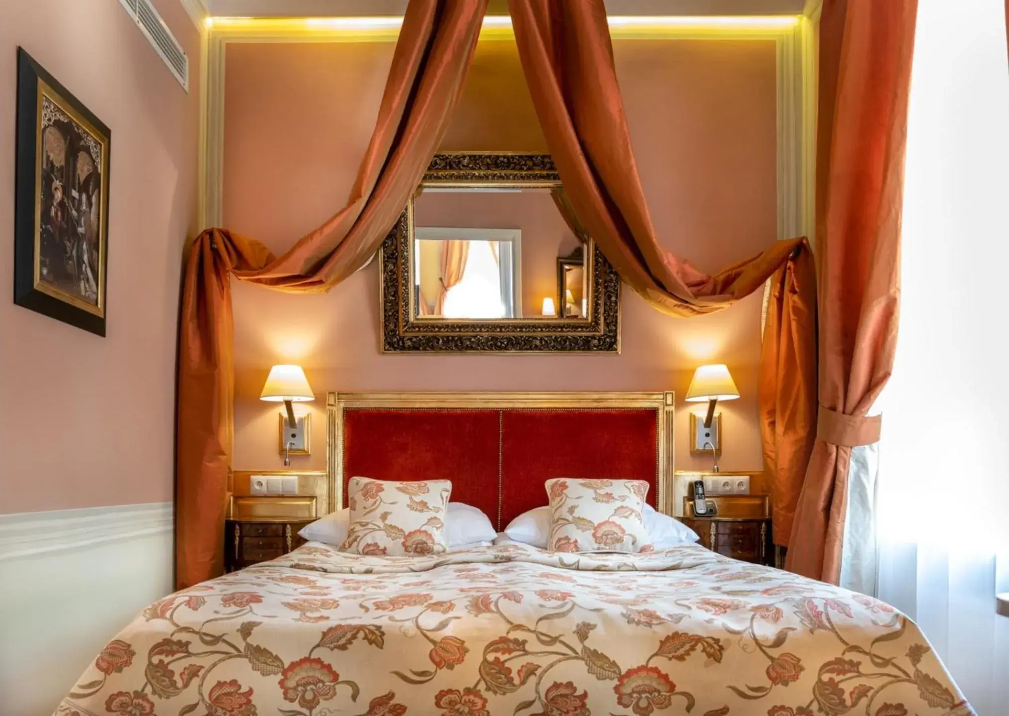 Photo of the whole room, Bed in Hotel Polski Pod Białym Orłem Photo of the whole room, Bed in Hotel Polski Pod Białym Orłem