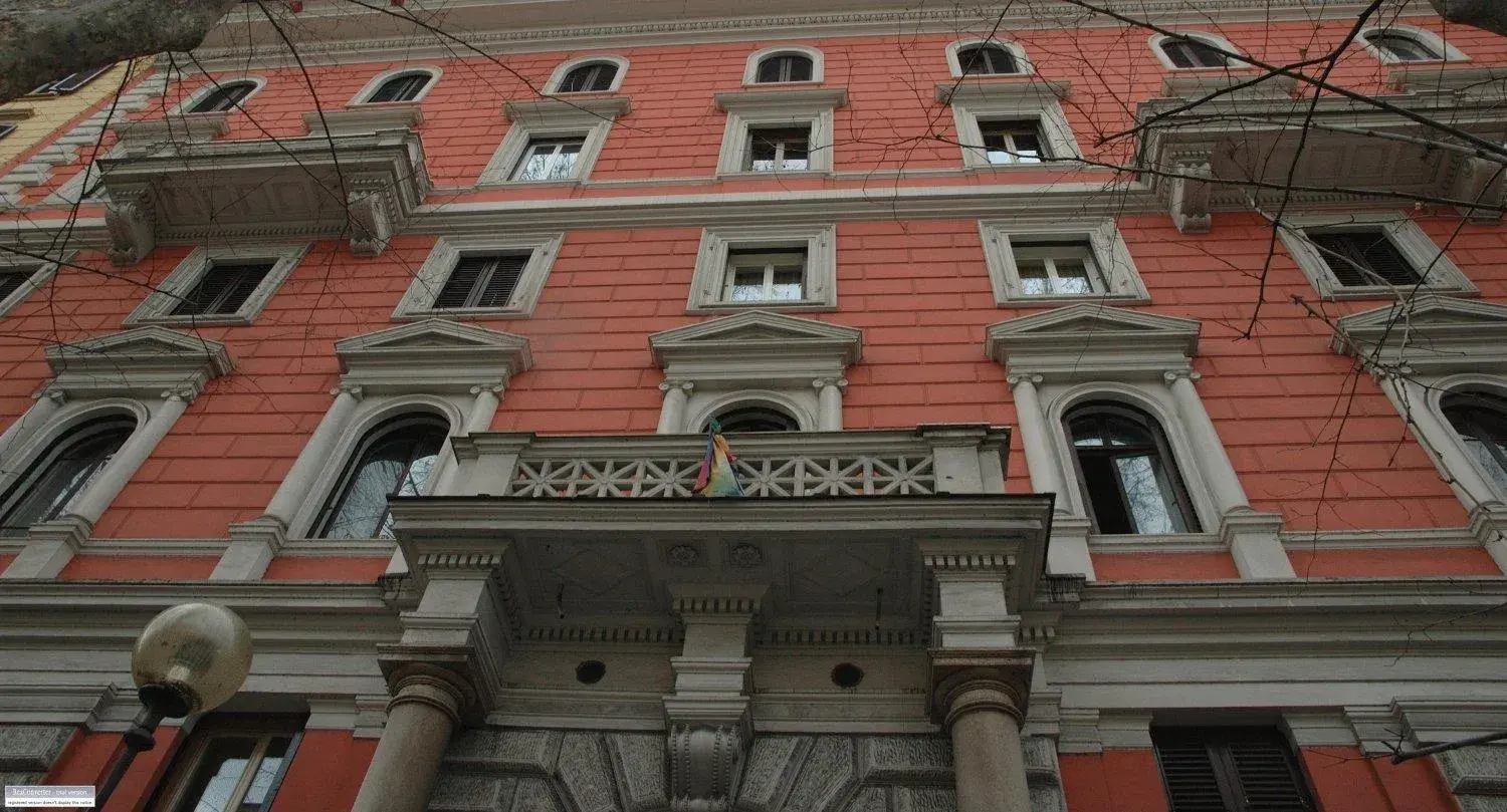 Facade/entrance in Cesar Palace Guesthouse Facade/entrance in Cesar Palace Guesthouse