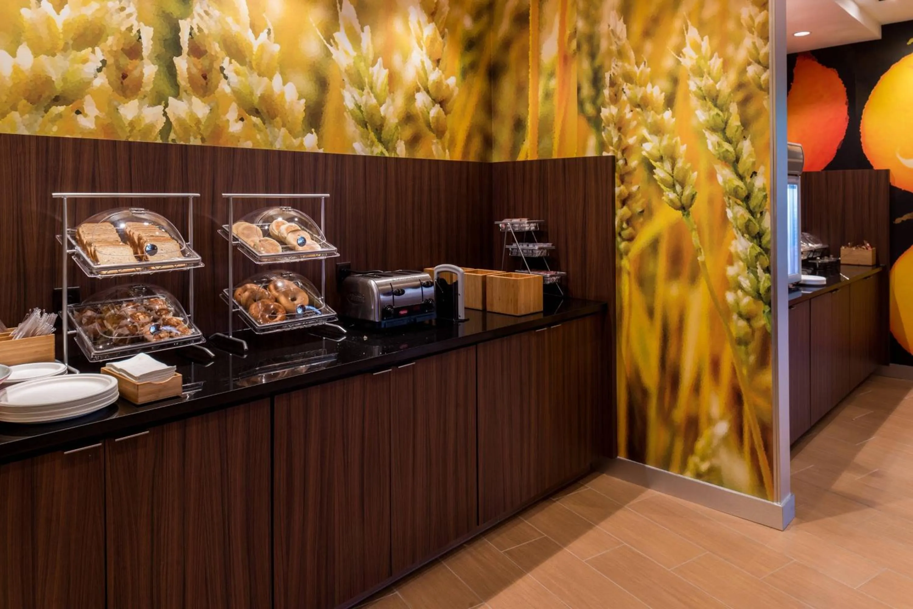 Breakfast in Fairfield Inn & Suites by Marriott Orlando East/UCF Area