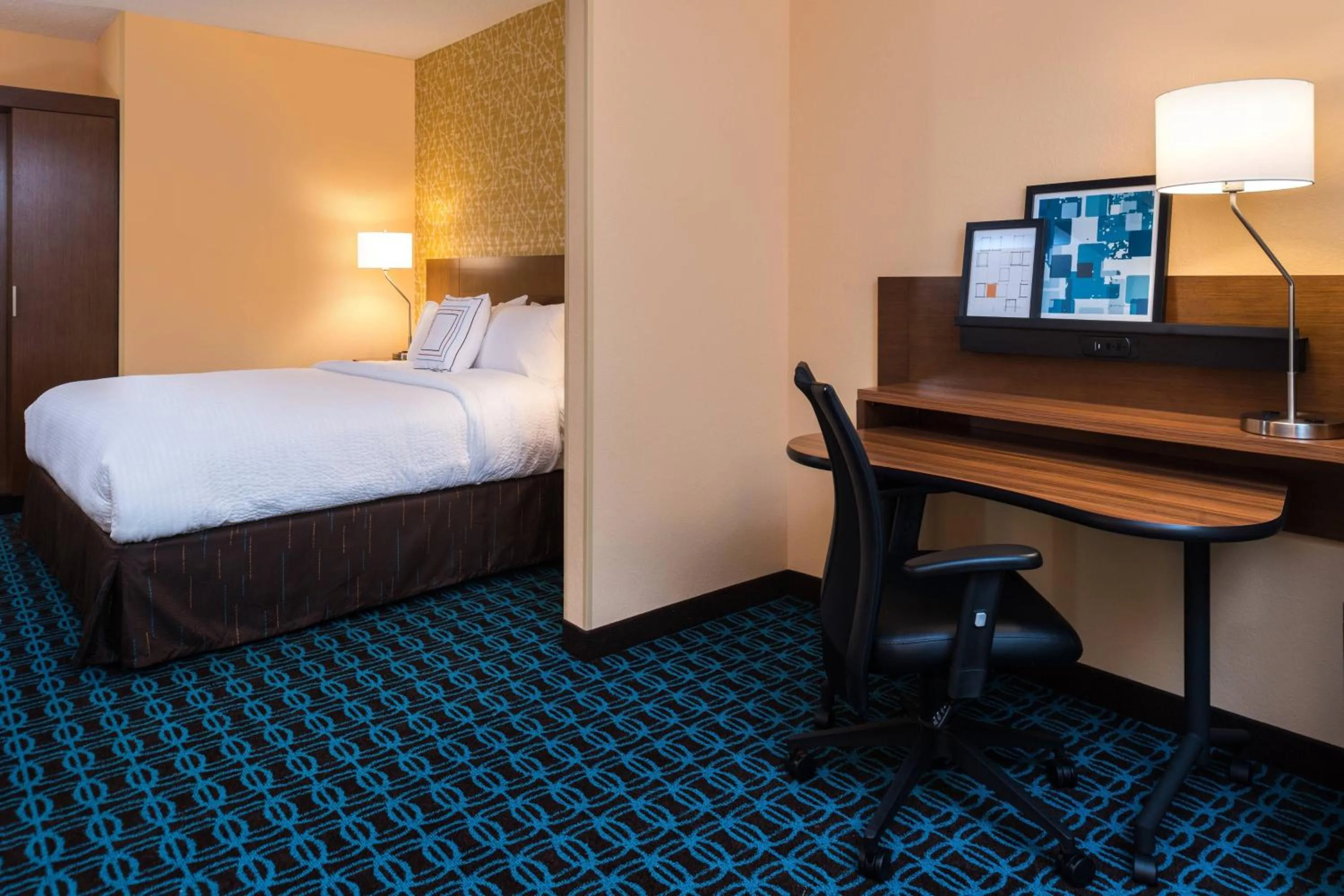 Photo of the whole room, Bed in Fairfield Inn & Suites by Marriott Orlando East/UCF Area