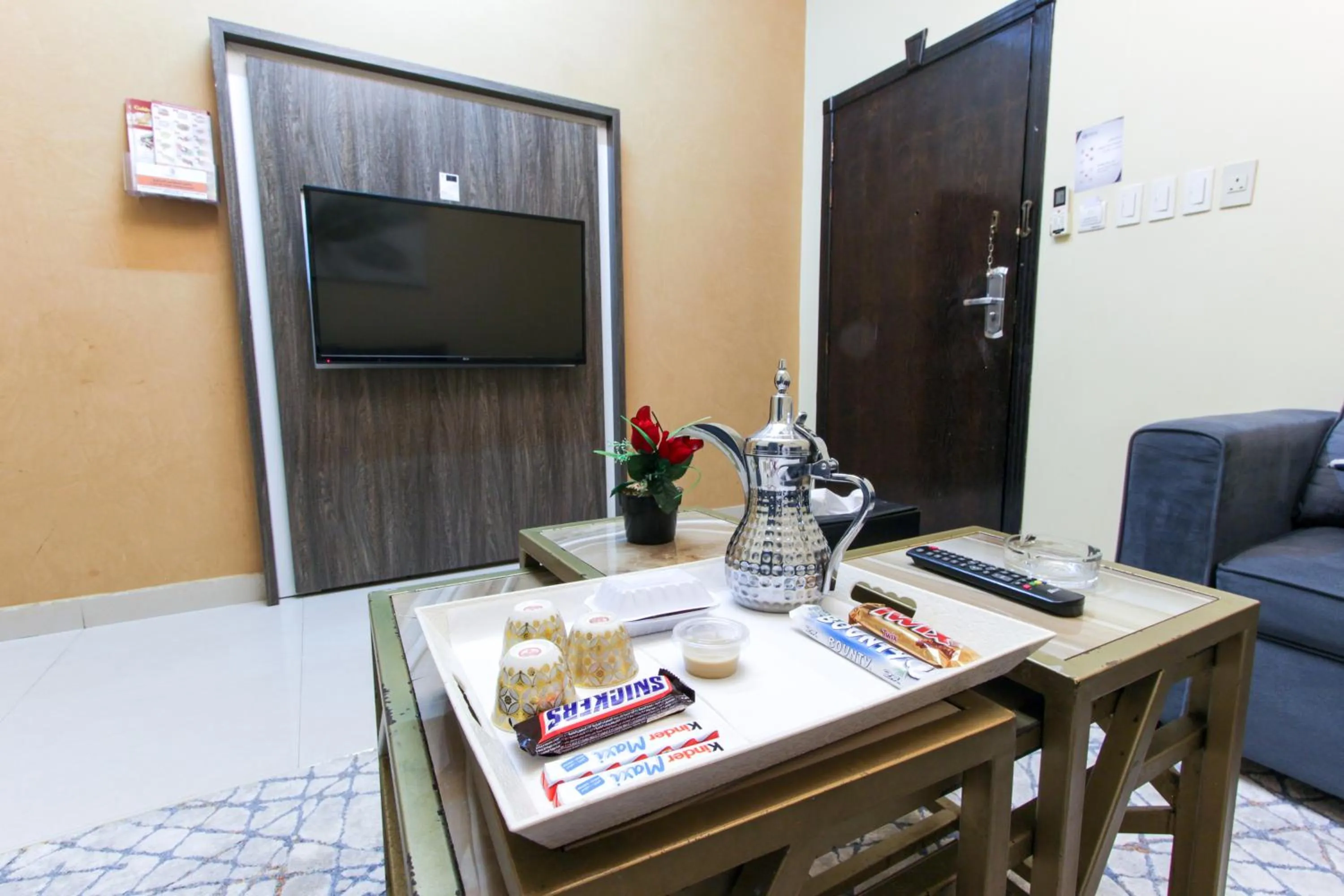 TV and multimedia in شقق مسكن الضيافة للشقق المخدومة 2