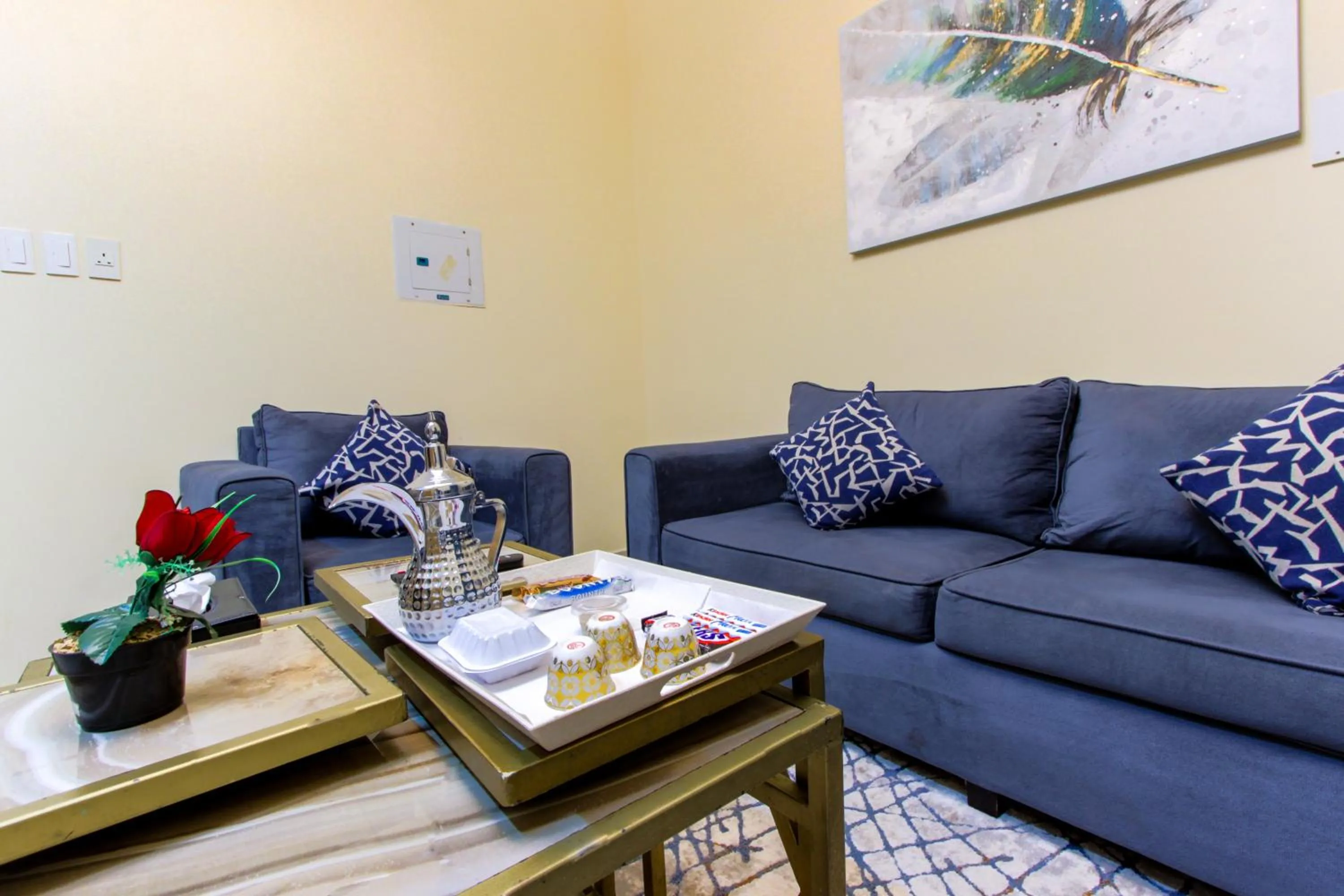 Seating area in شقق مسكن الضيافة للشقق المخدومة 2