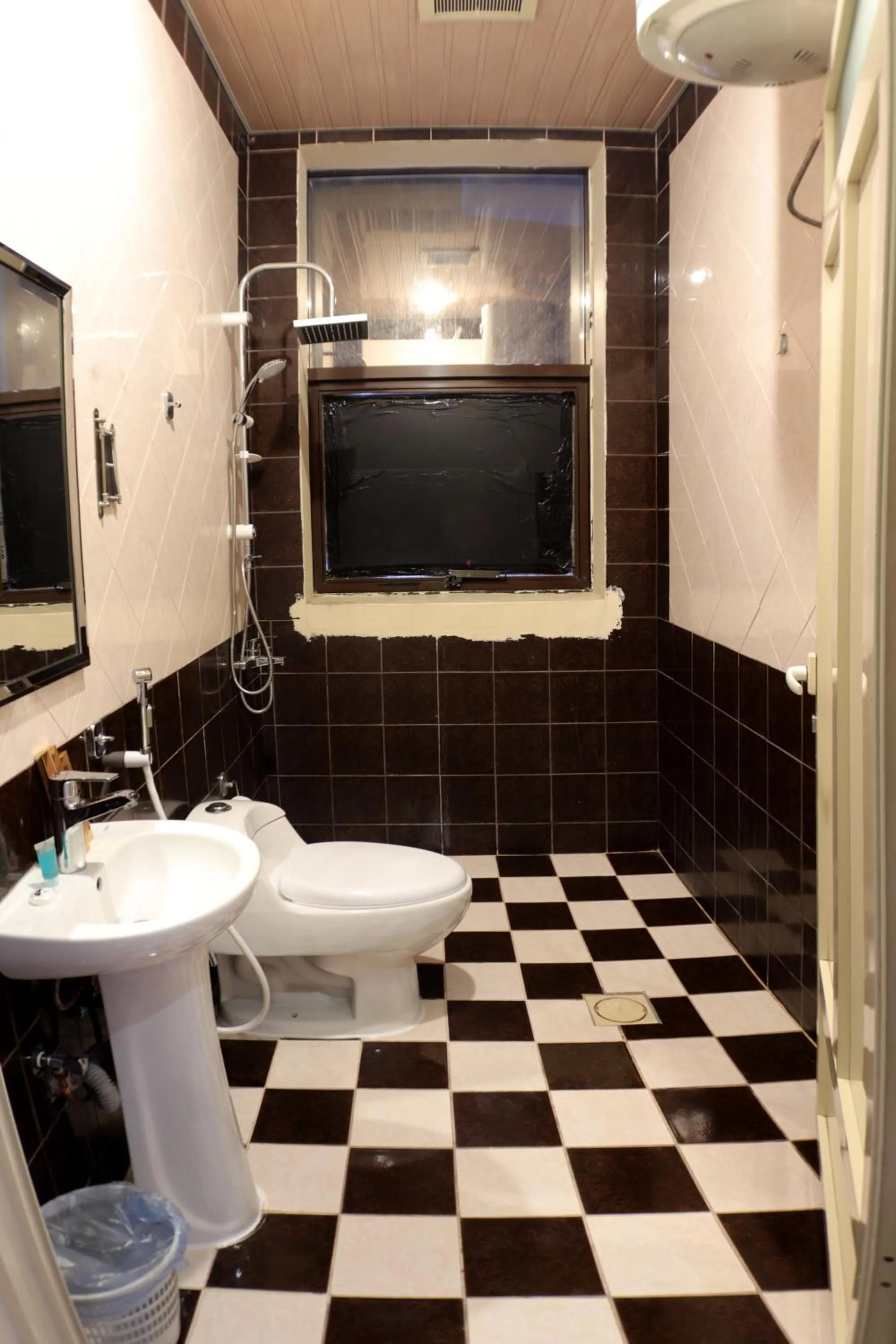 Bathroom in شقق مسكن الضيافة للشقق المخدومة 2