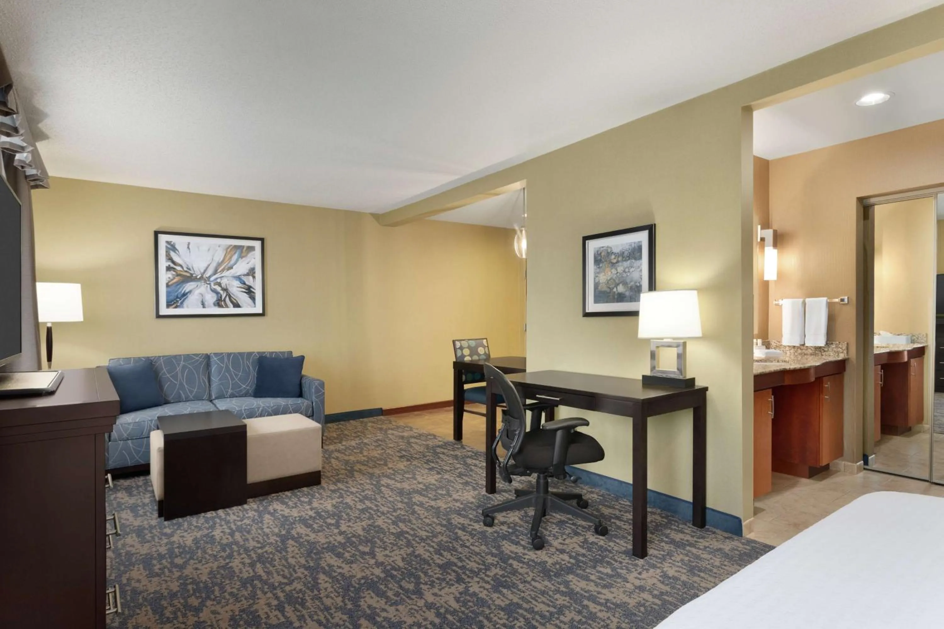 Bedroom, Bed in Homewood Suites by Hilton Fort Smith