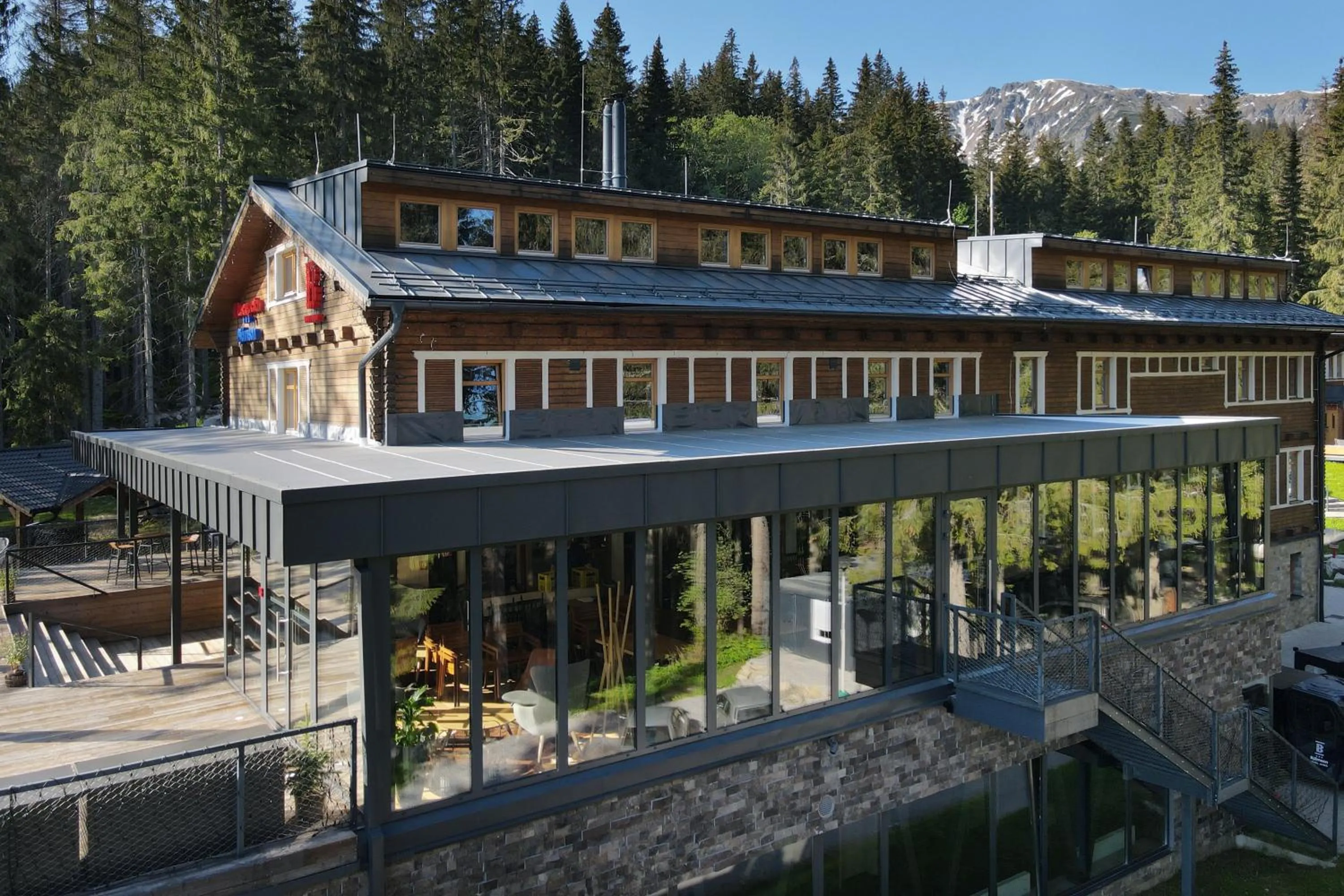 Property building in Hotel Björnson & Björnson TREE HOUSES Jasná