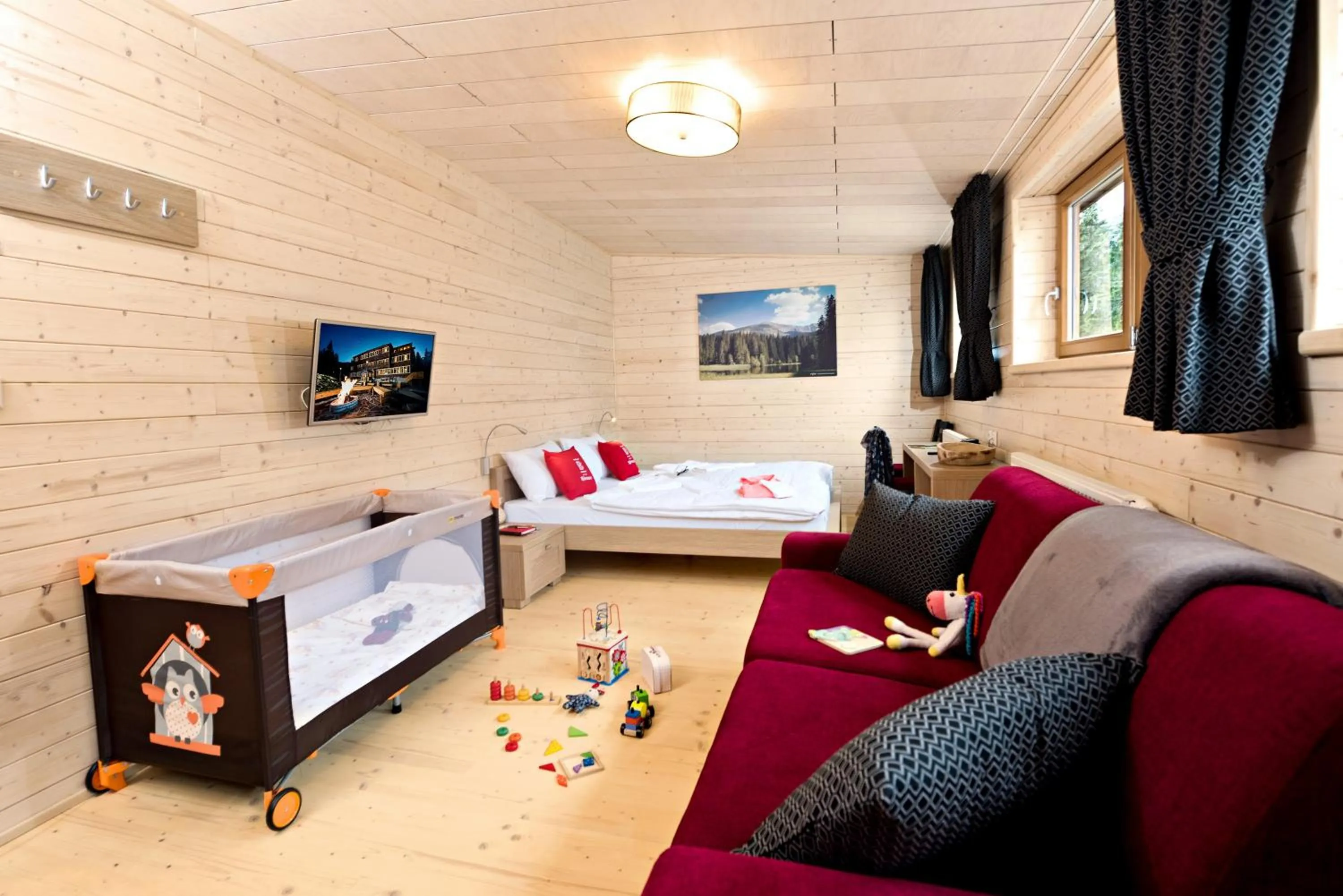 Day, Bed in Hotel Björnson & Björnson TREE HOUSES Jasná