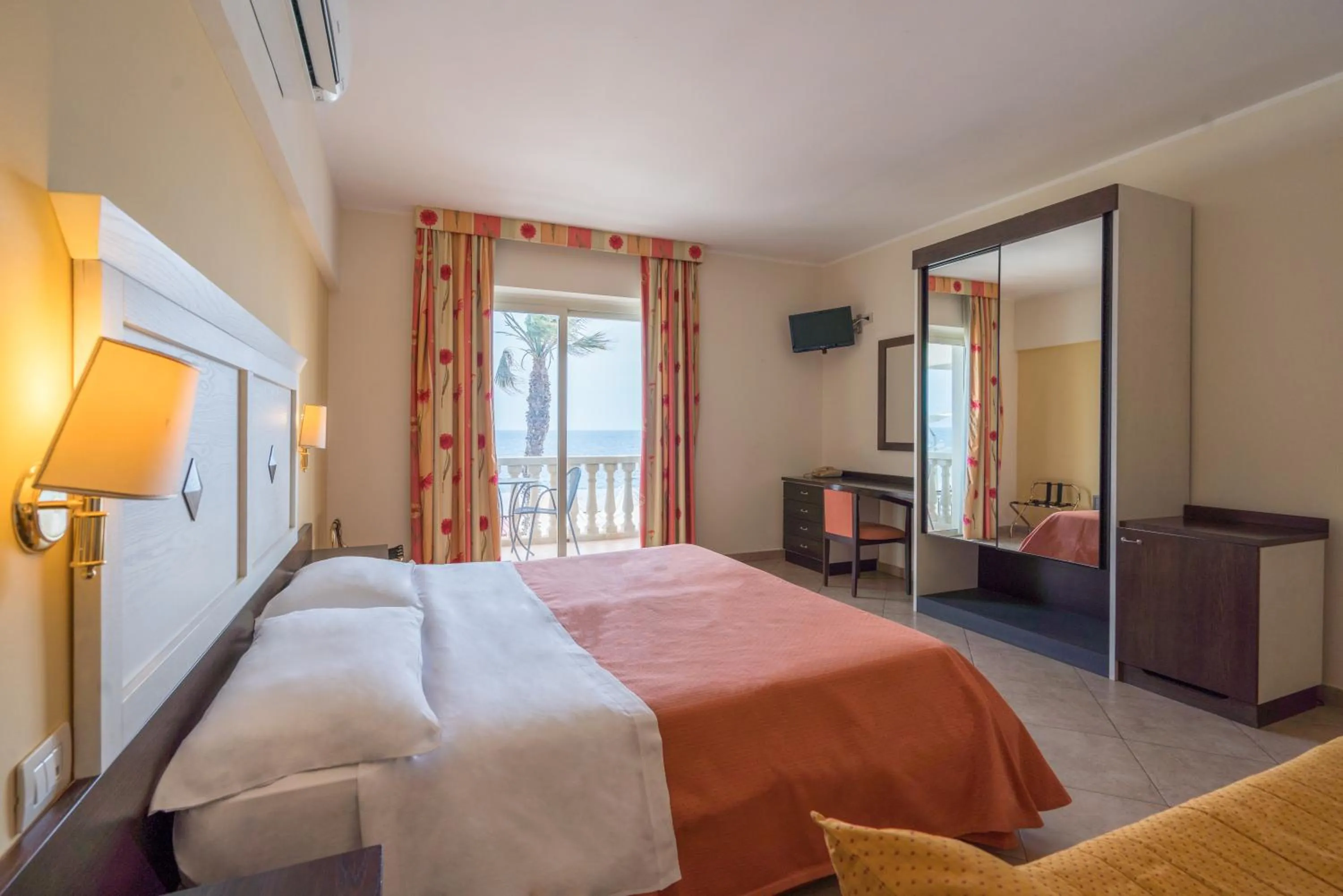 Bed in Hotel Orizzonte