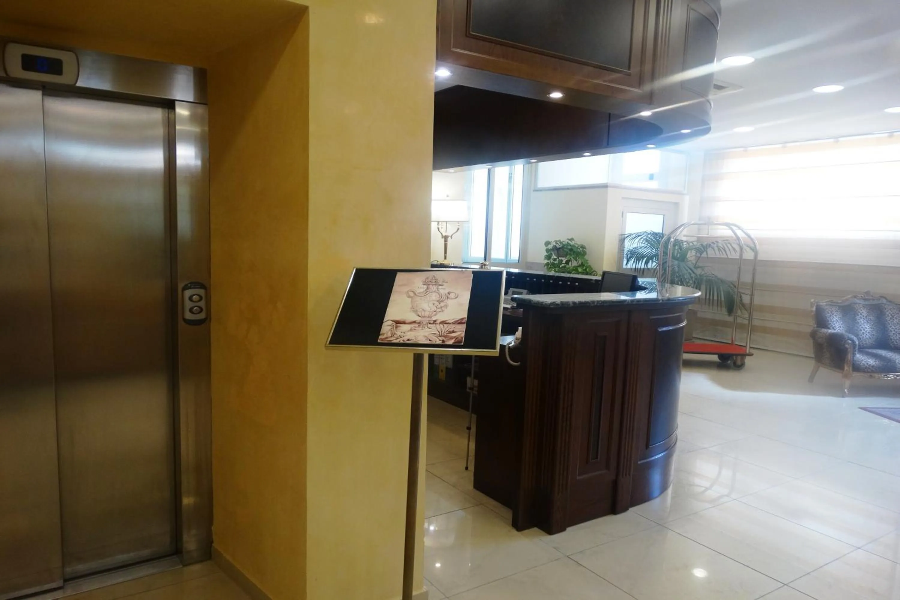 Communal lounge/ TV room in Hotel Orizzonte