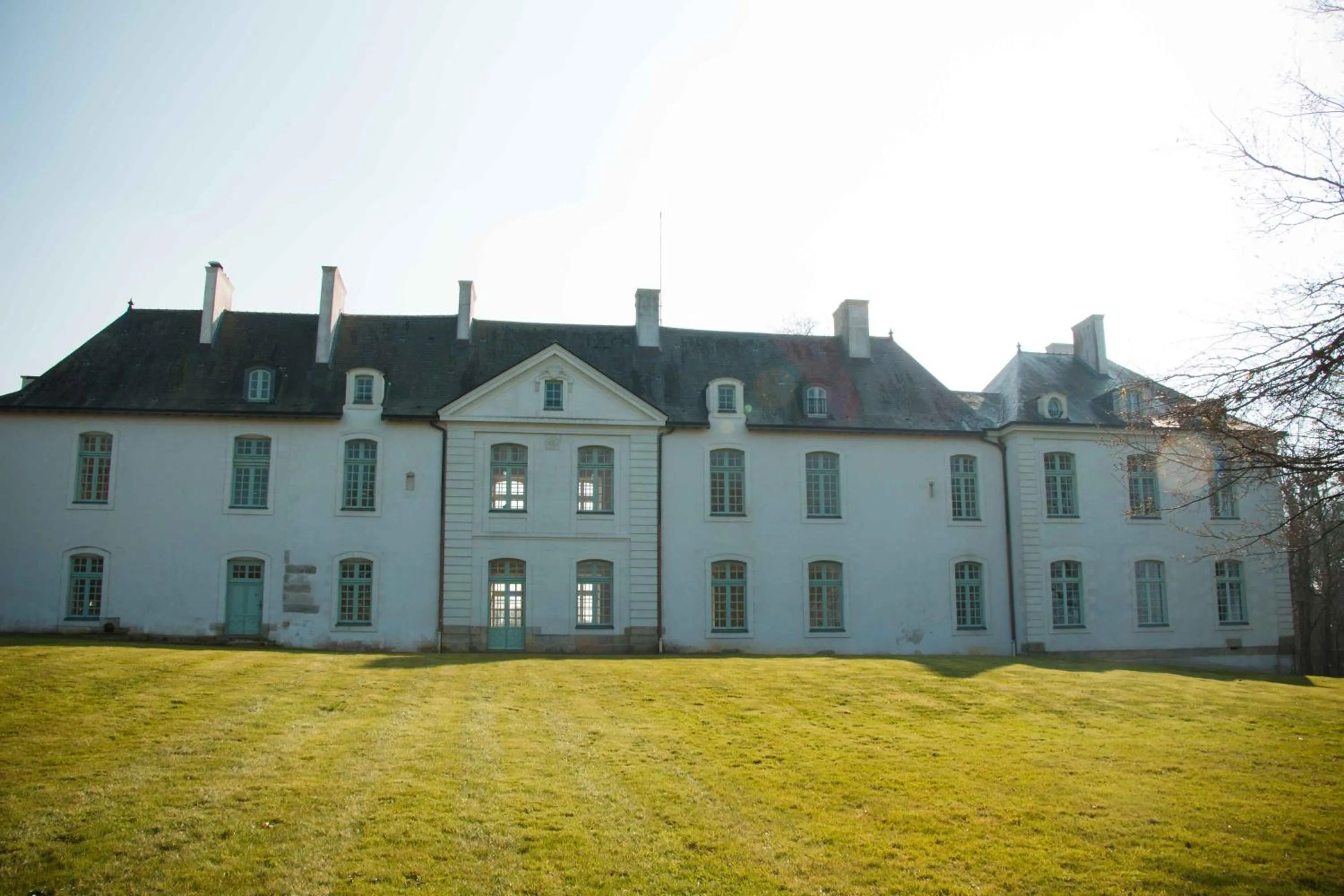 Facade/entrance in Surprenantes - Château du Pé