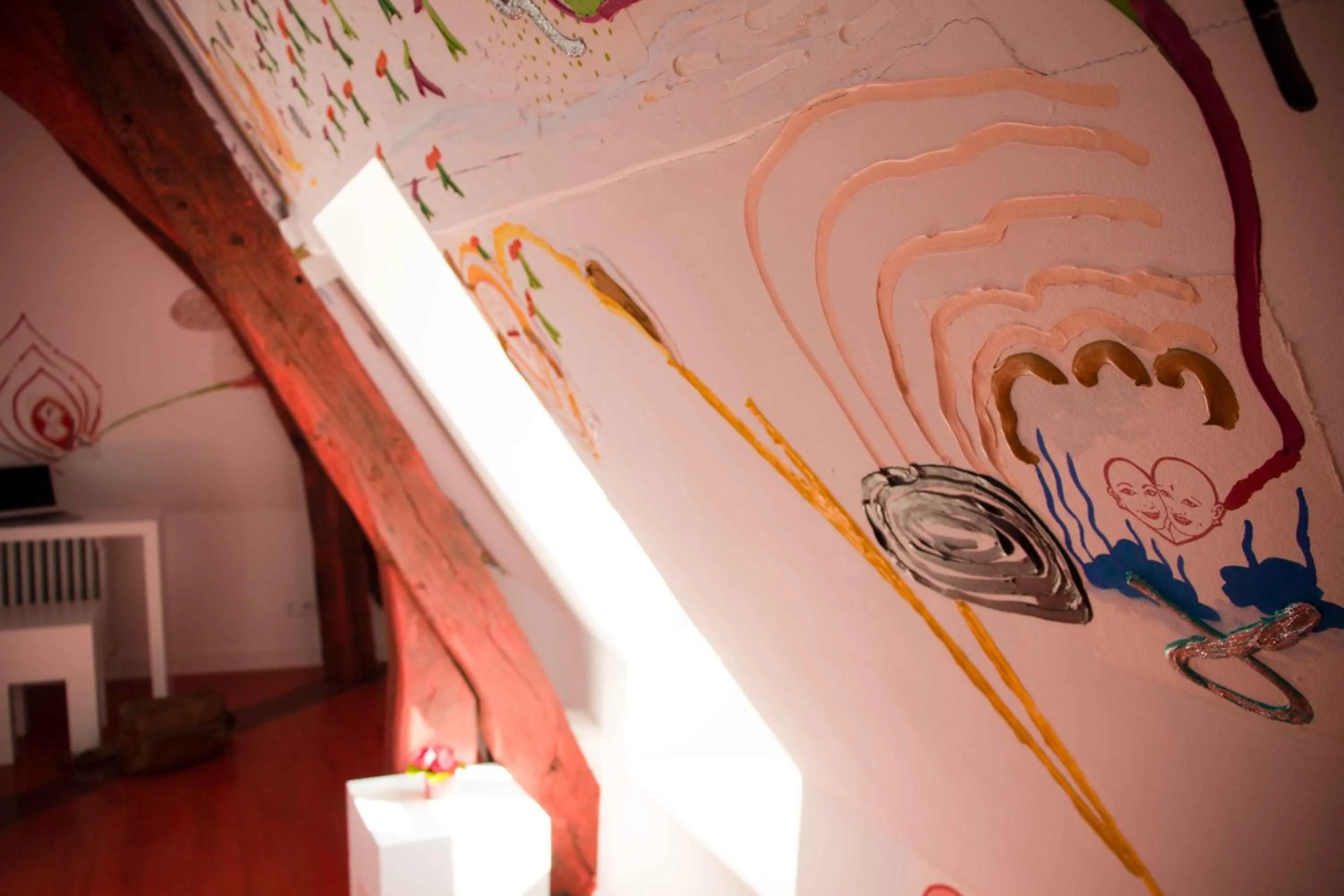 Decorative detail in Surprenantes - Château du Pé