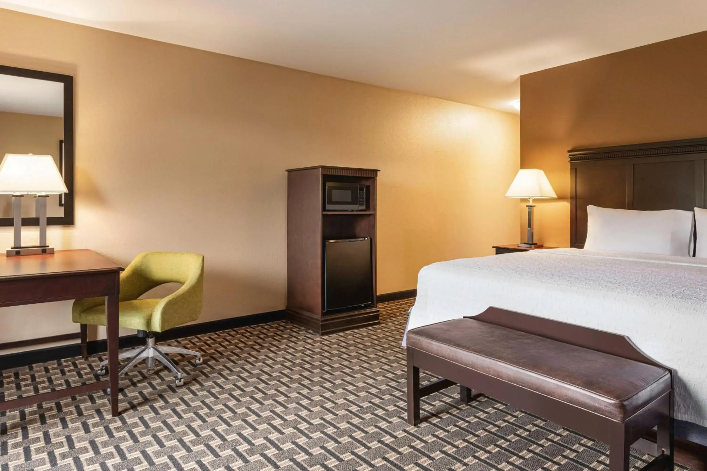 King Room with Shower - Non-Smoking in Hampton Inn & Suites Pine Bluff King Room with Shower - Non-Smoking in Hampton Inn & Suites Pine Bluff