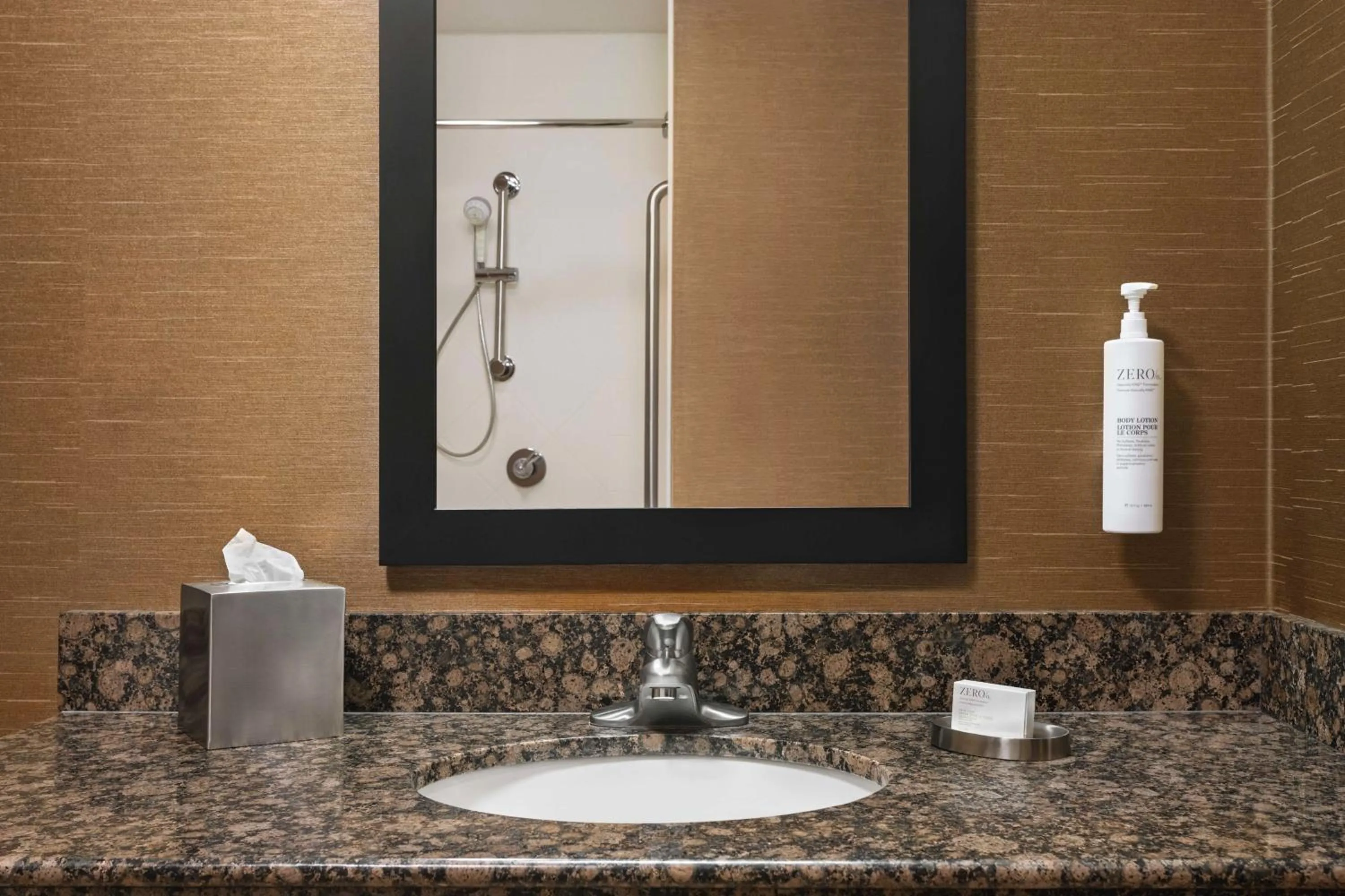 Bathroom in Hampton Inn & Suites Pine Bluff