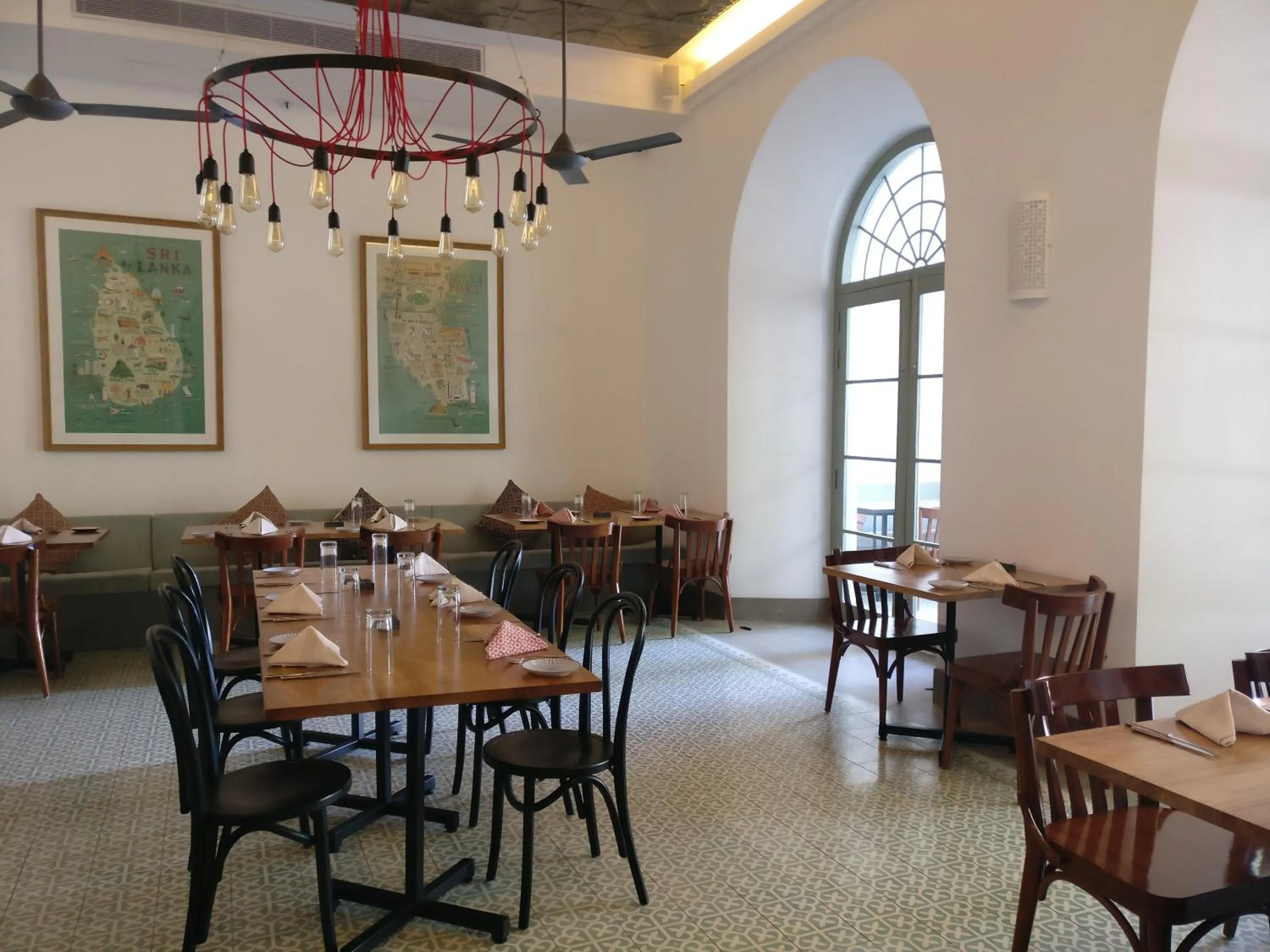 Restaurant/places to eat in Fort Bazaar