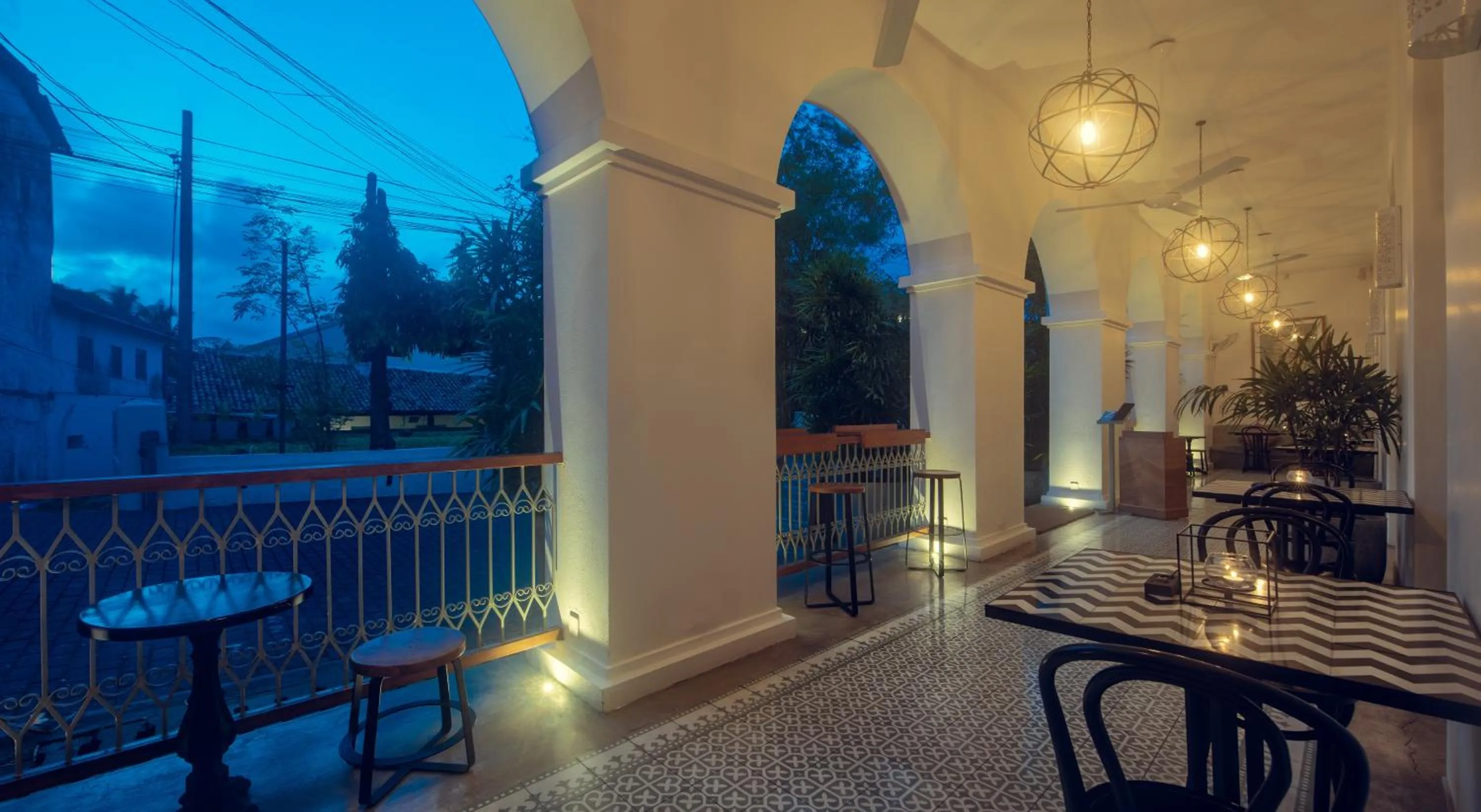 Restaurant/places to eat in Fort Bazaar