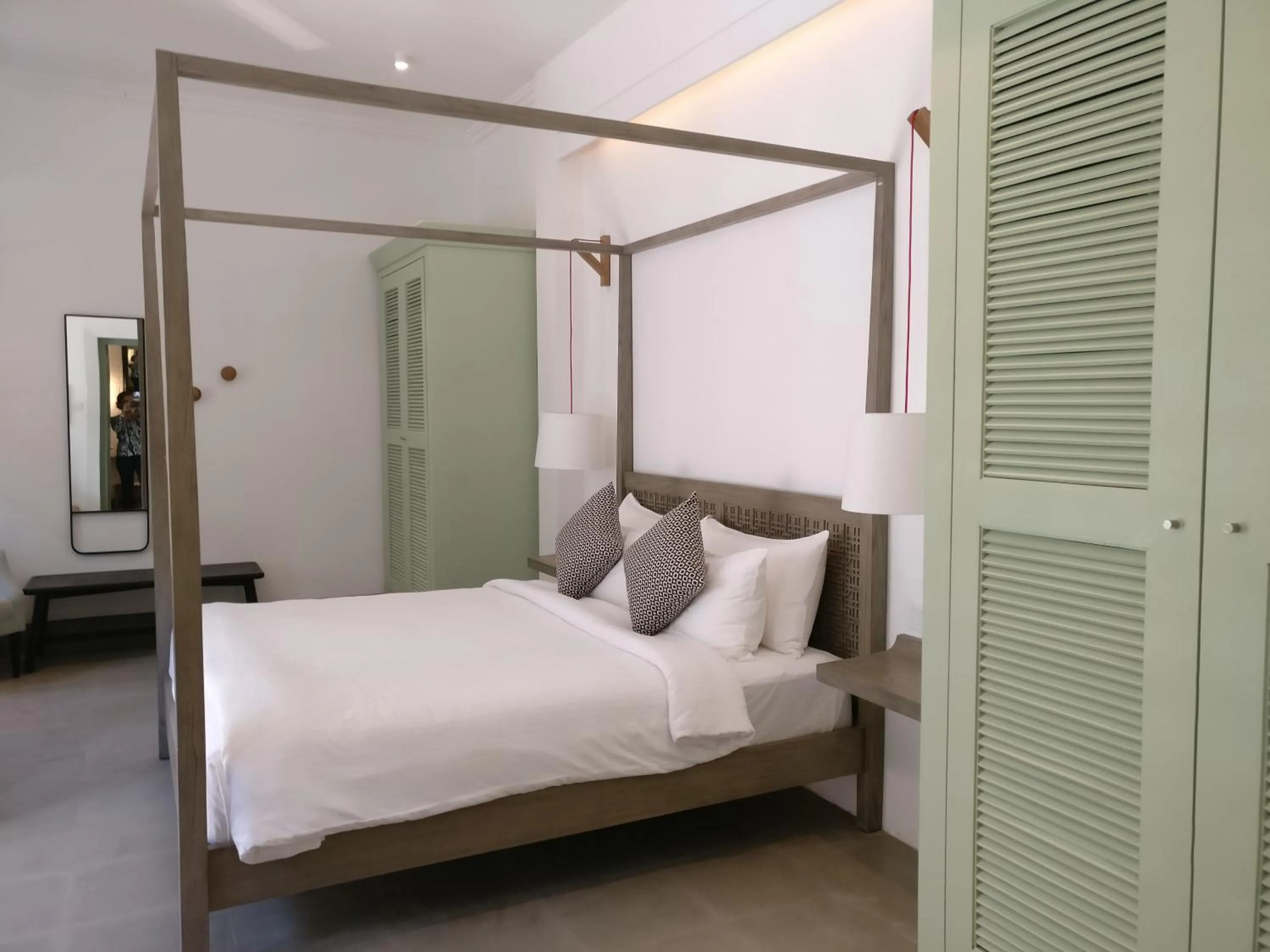 Photo of the whole room, Bed in Fort Bazaar