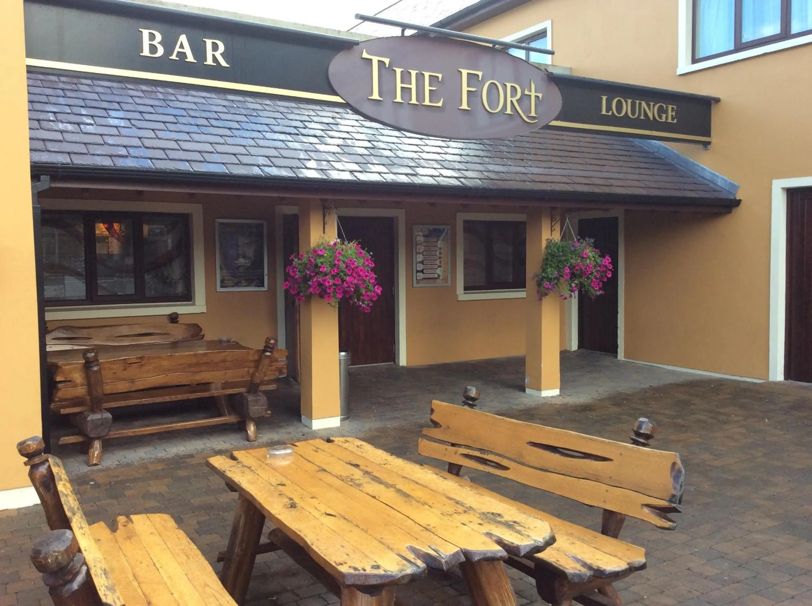 Lounge or bar in An Grianan Hotel