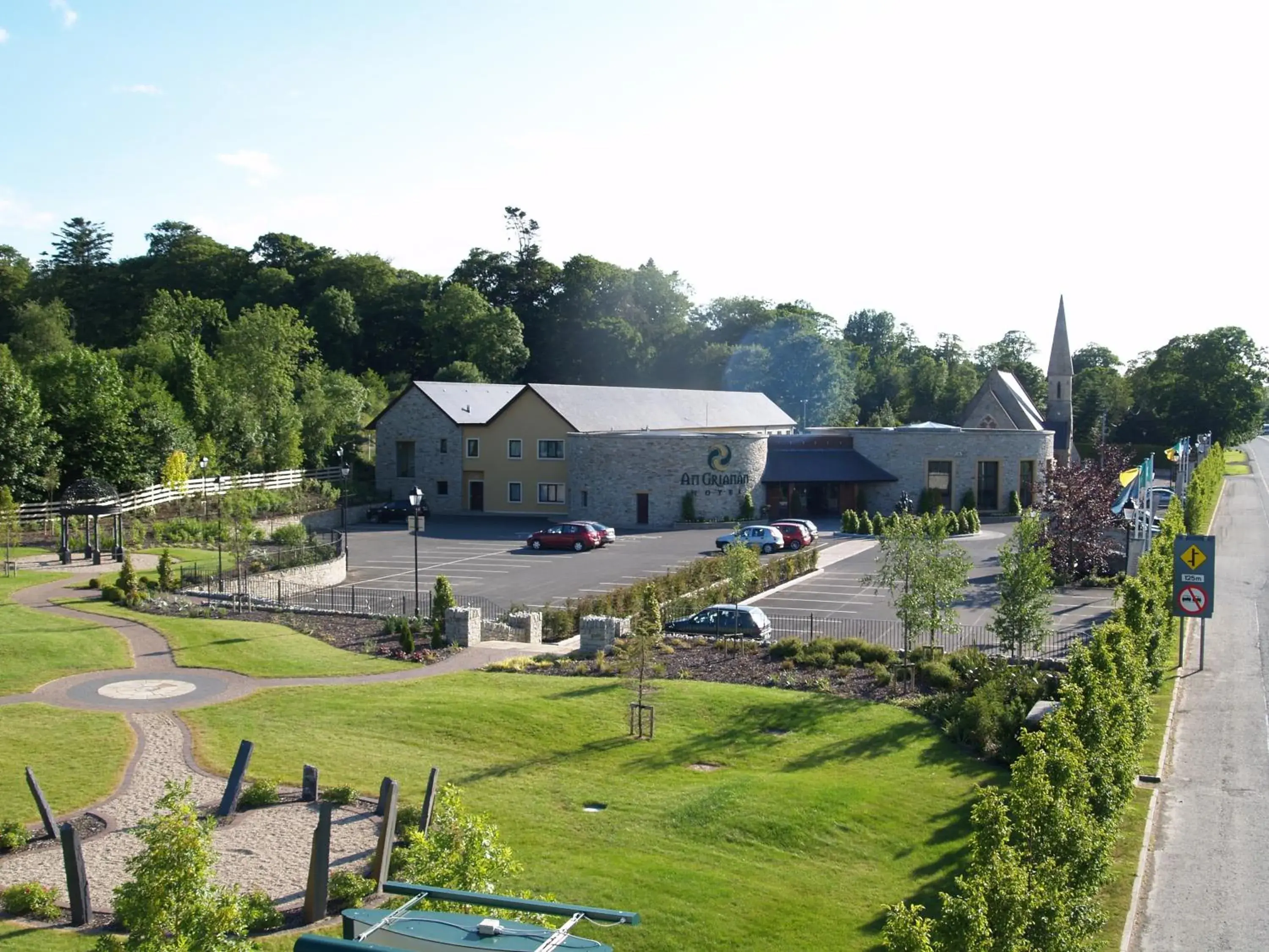 Facade/entrance in An Grianan Hotel Facade/entrance in An Grianan Hotel
