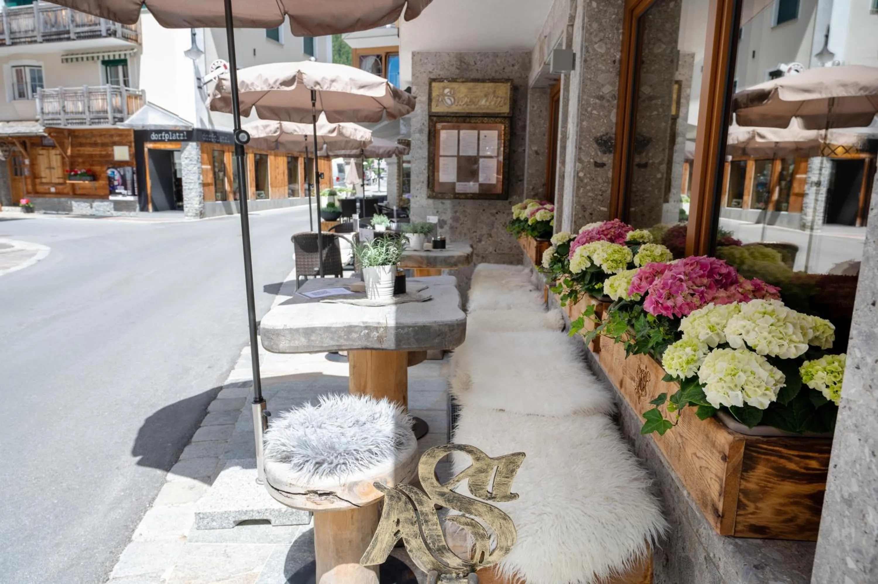 Restaurant/places to eat in Hotel Sonne Ischgl