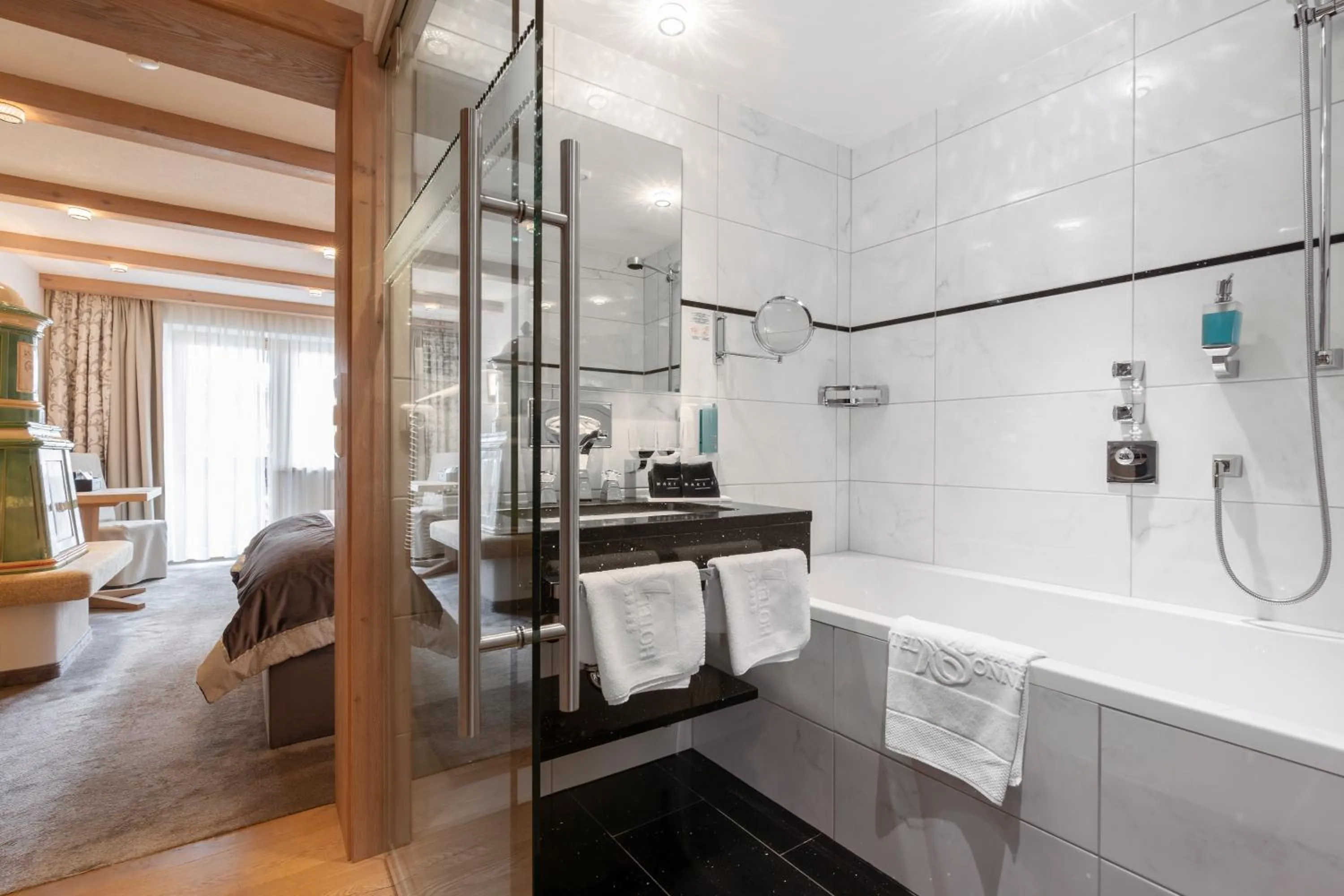 Photo of the whole room in Hotel Sonne Ischgl