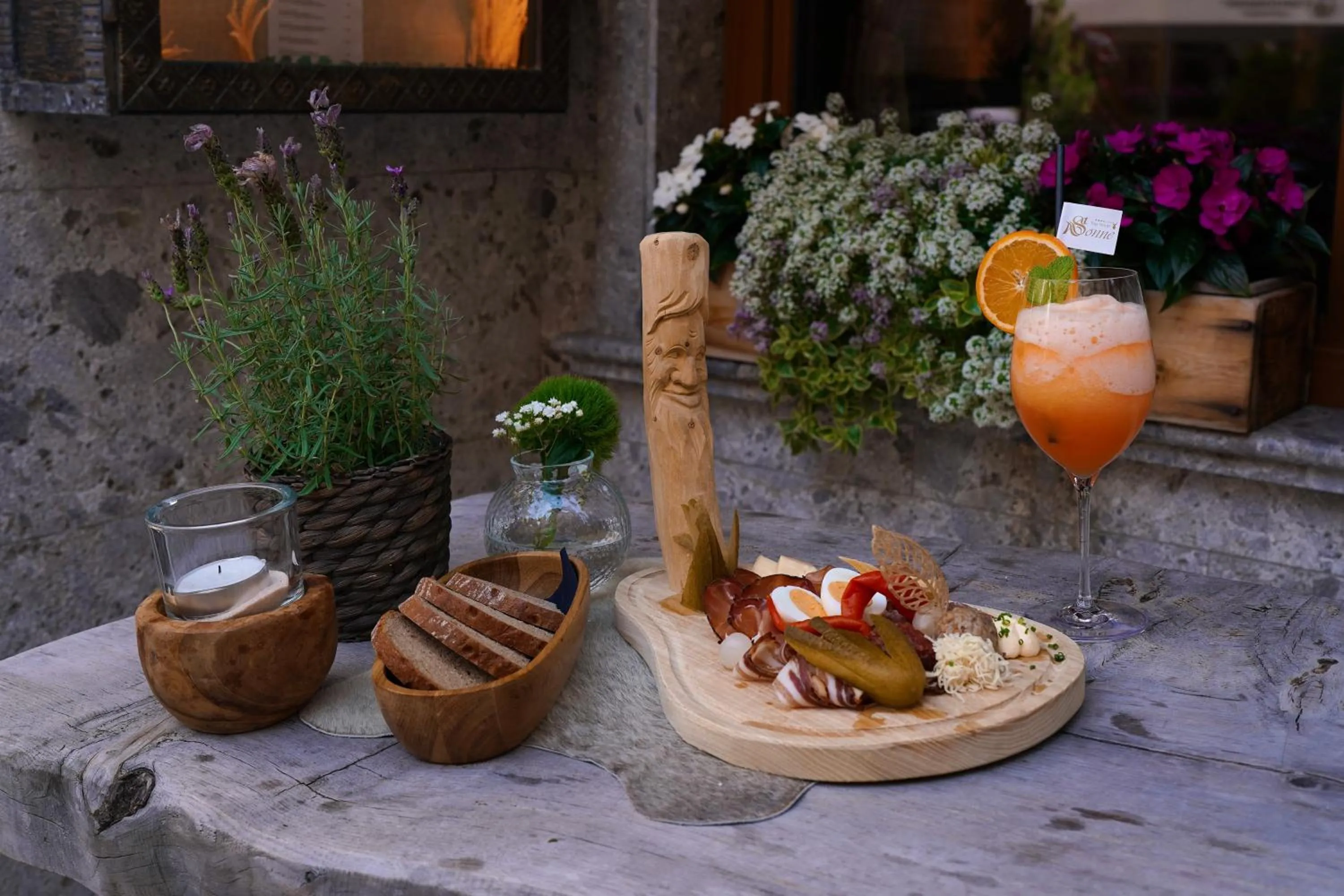 Restaurant/places to eat in Hotel Sonne Ischgl