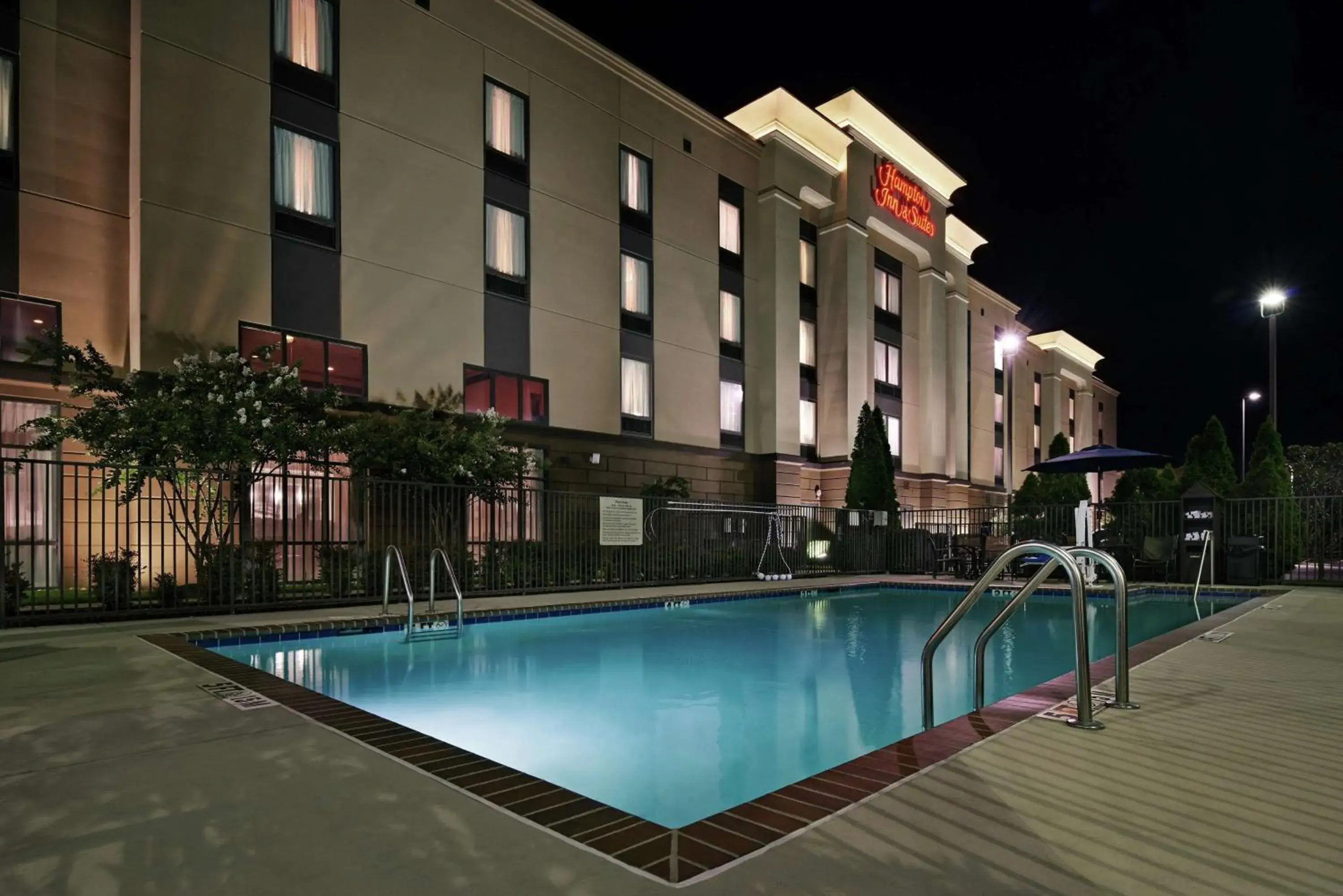 Pool view in Hampton Inn & Suites Millington Pool view in Hampton Inn & Suites Millington
