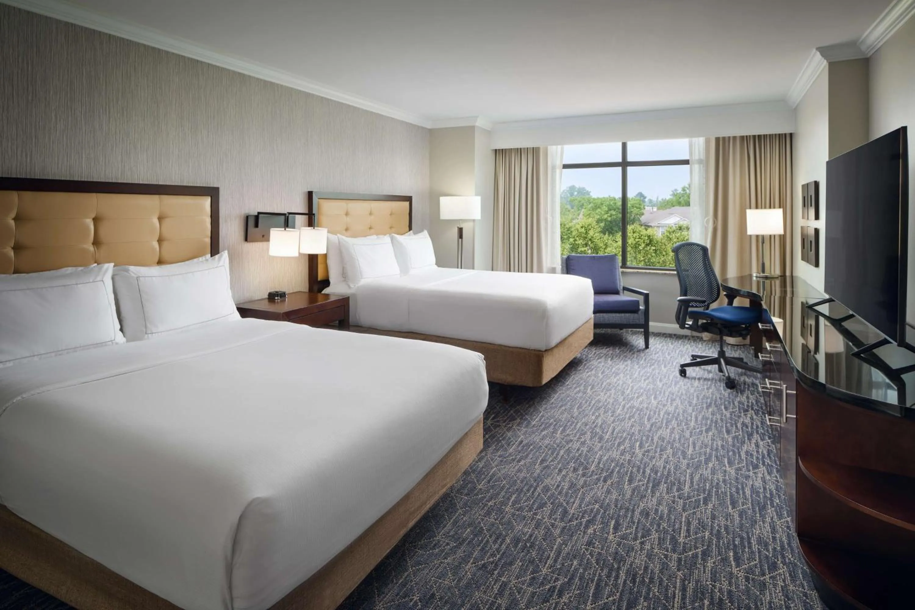 View (from property/room), Bed in Hilton Richmond Hotel & Spa Short Pump