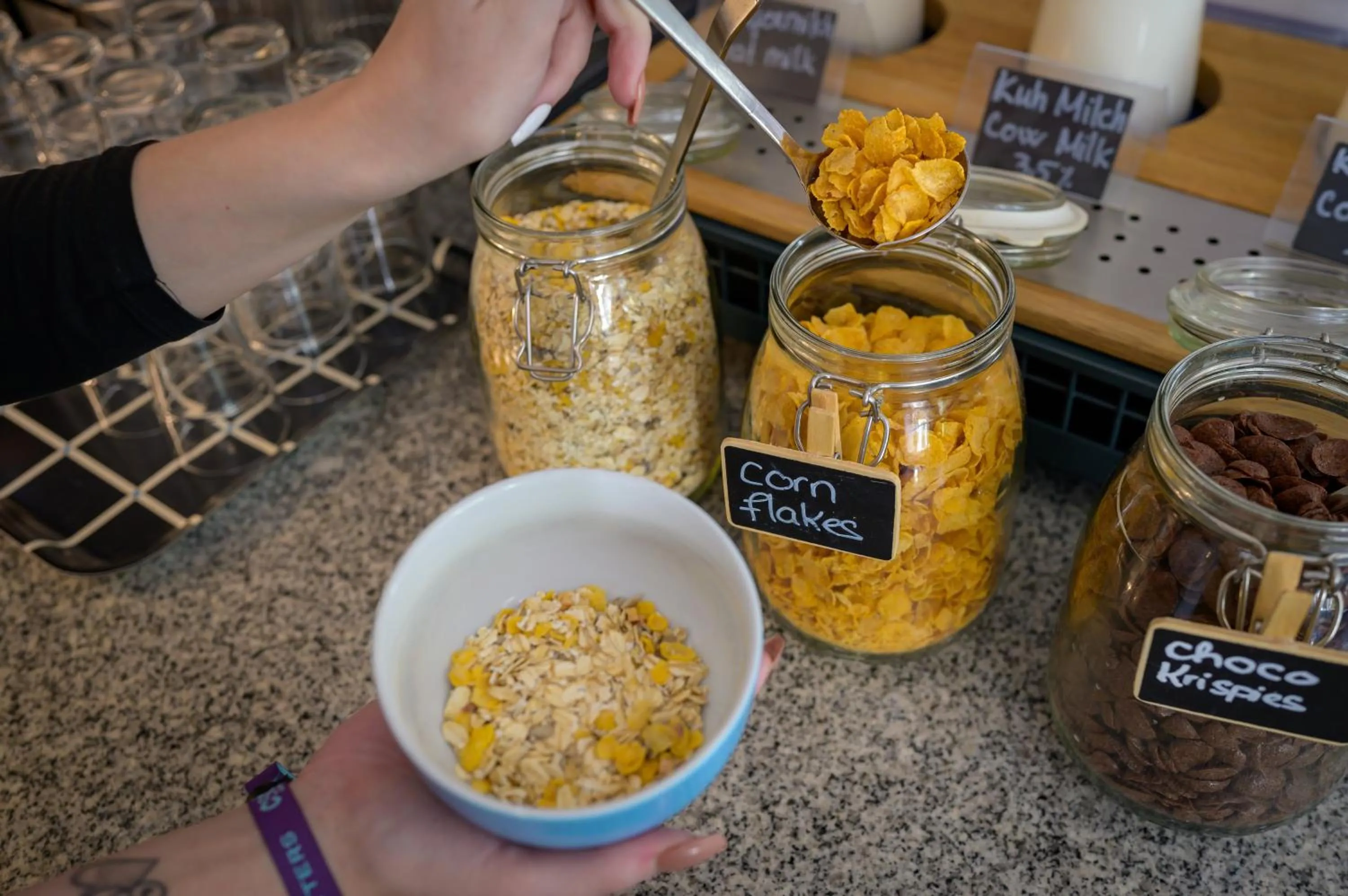 Food and drinks in SleepinRoomz Boutique Hotel