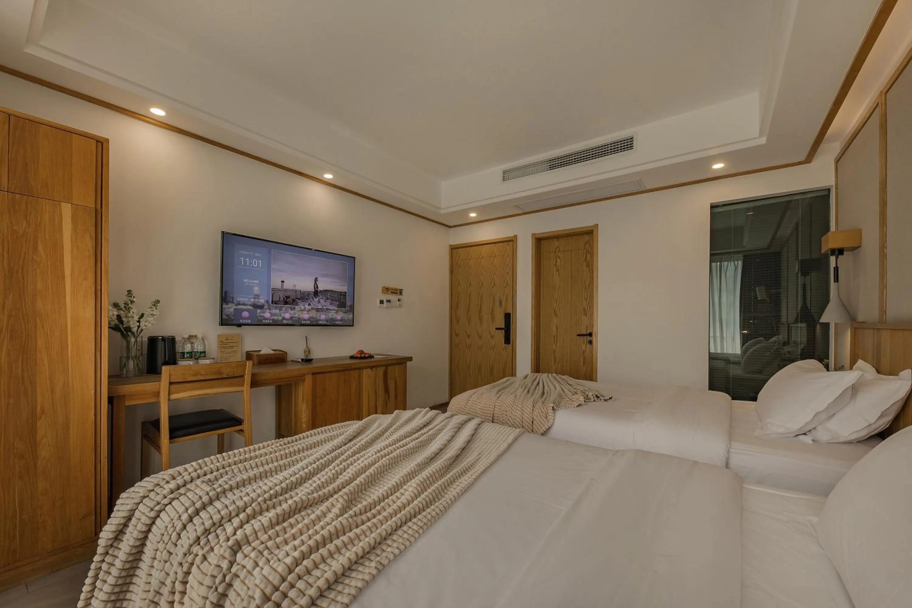 Bedroom, Bed in T innn - West Lake - Yueshang Yunshe Homestay - Hangzhou Taiziwan Park Branch