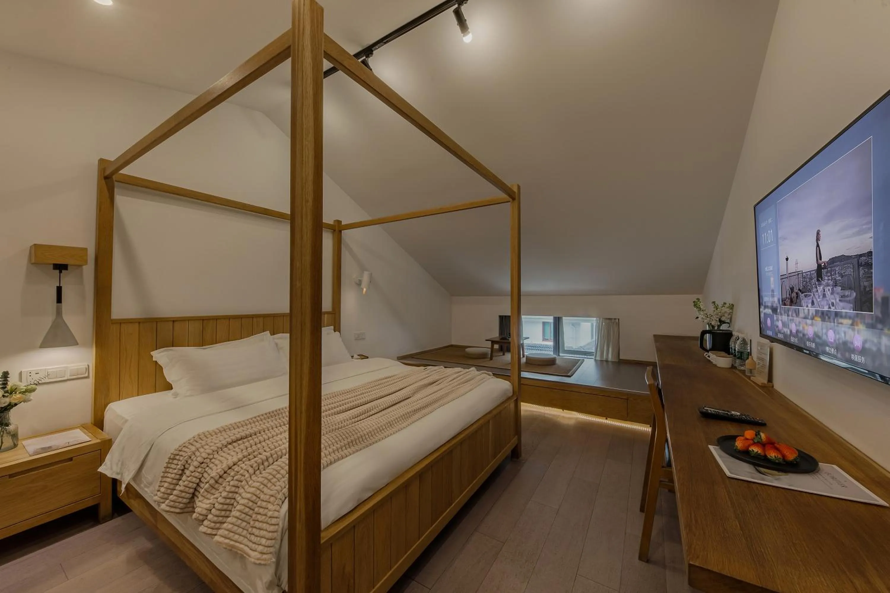 Photo of the whole room, Bed in T innn - West Lake - Yueshang Yunshe Homestay - Hangzhou Taiziwan Park Branch