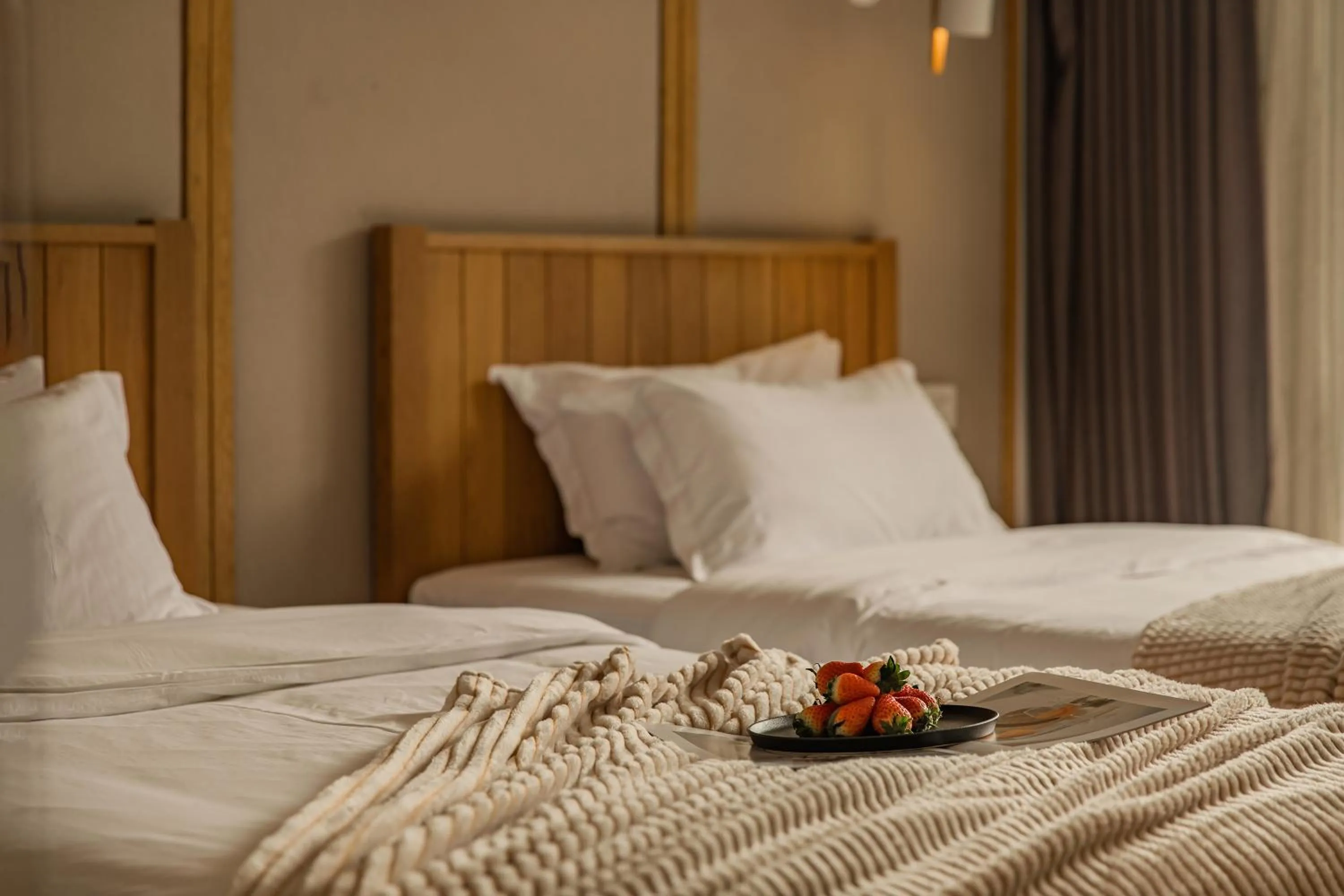 Bedroom, Bed in T innn - West Lake - Yueshang Yunshe Homestay - Hangzhou Taiziwan Park Branch