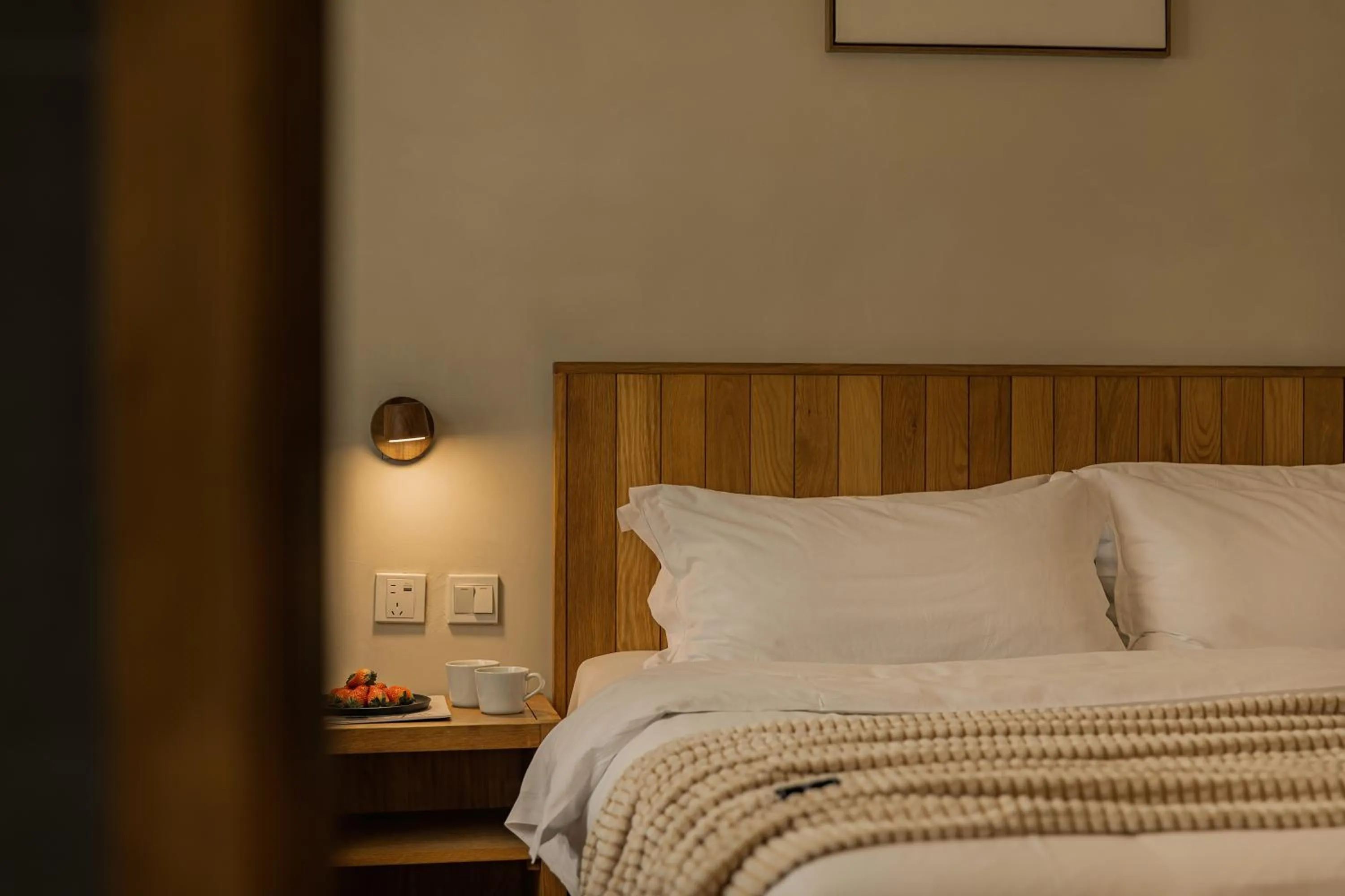 Bedroom, Bed in T innn - West Lake - Yueshang Yunshe Homestay - Hangzhou Taiziwan Park Branch