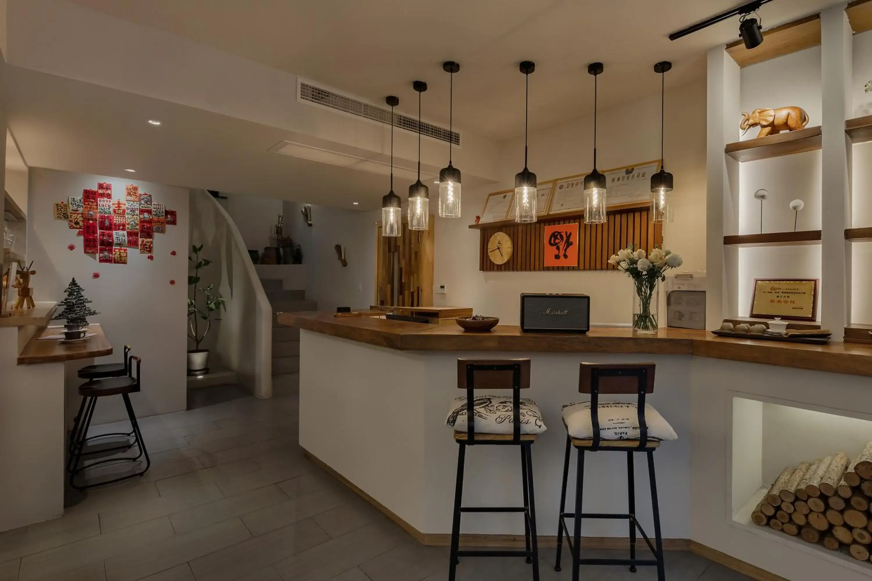 Lobby or reception in T innn - West Lake - Yueshang Yunshe Homestay - Hangzhou Taiziwan Park Branch Lobby or reception in T innn - West Lake - Yueshang Yunshe Homestay - Hangzhou Taiziwan Park Branch