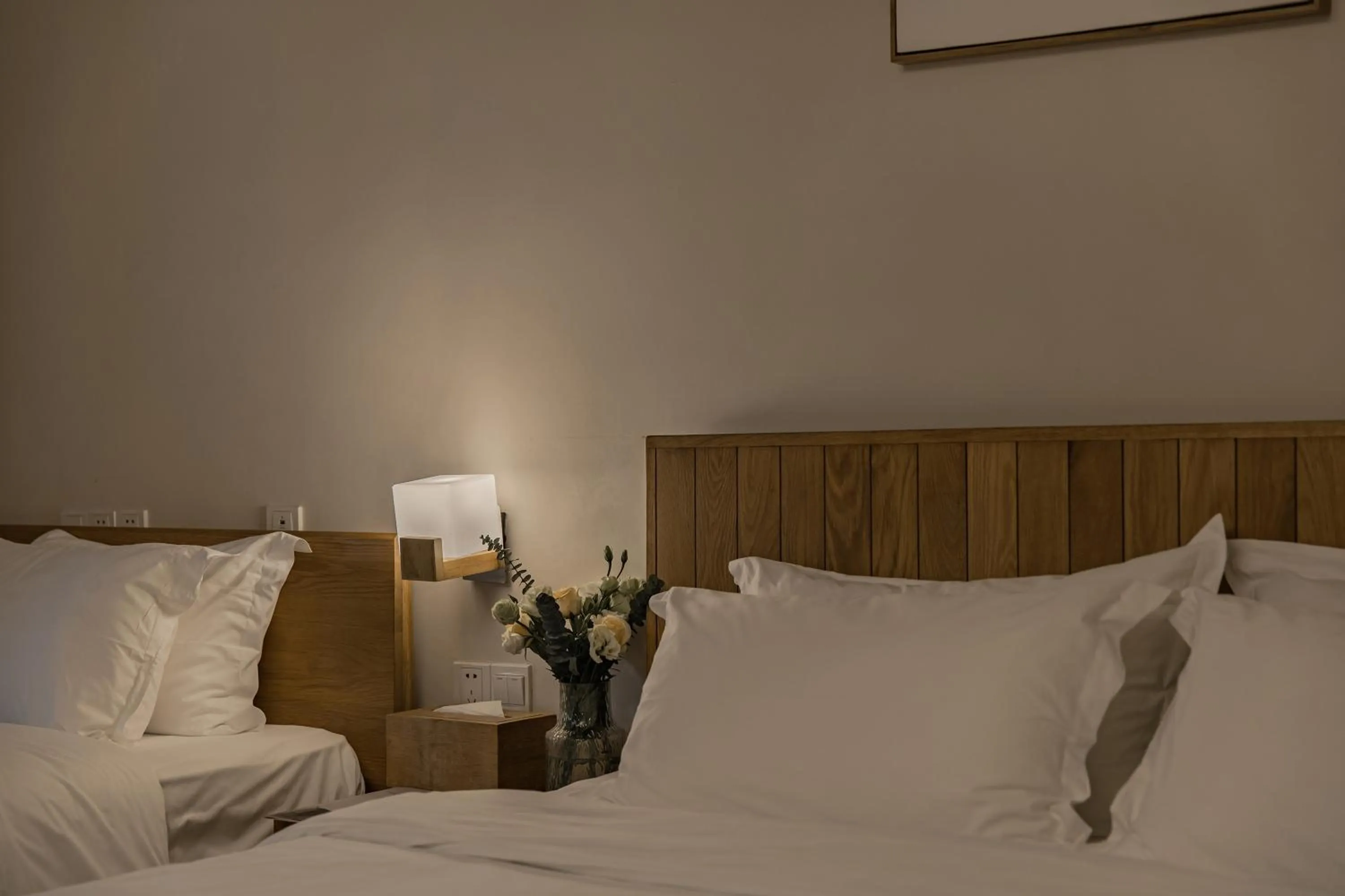 Bedroom, Bed in T innn - West Lake - Yueshang Yunshe Homestay - Hangzhou Taiziwan Park Branch