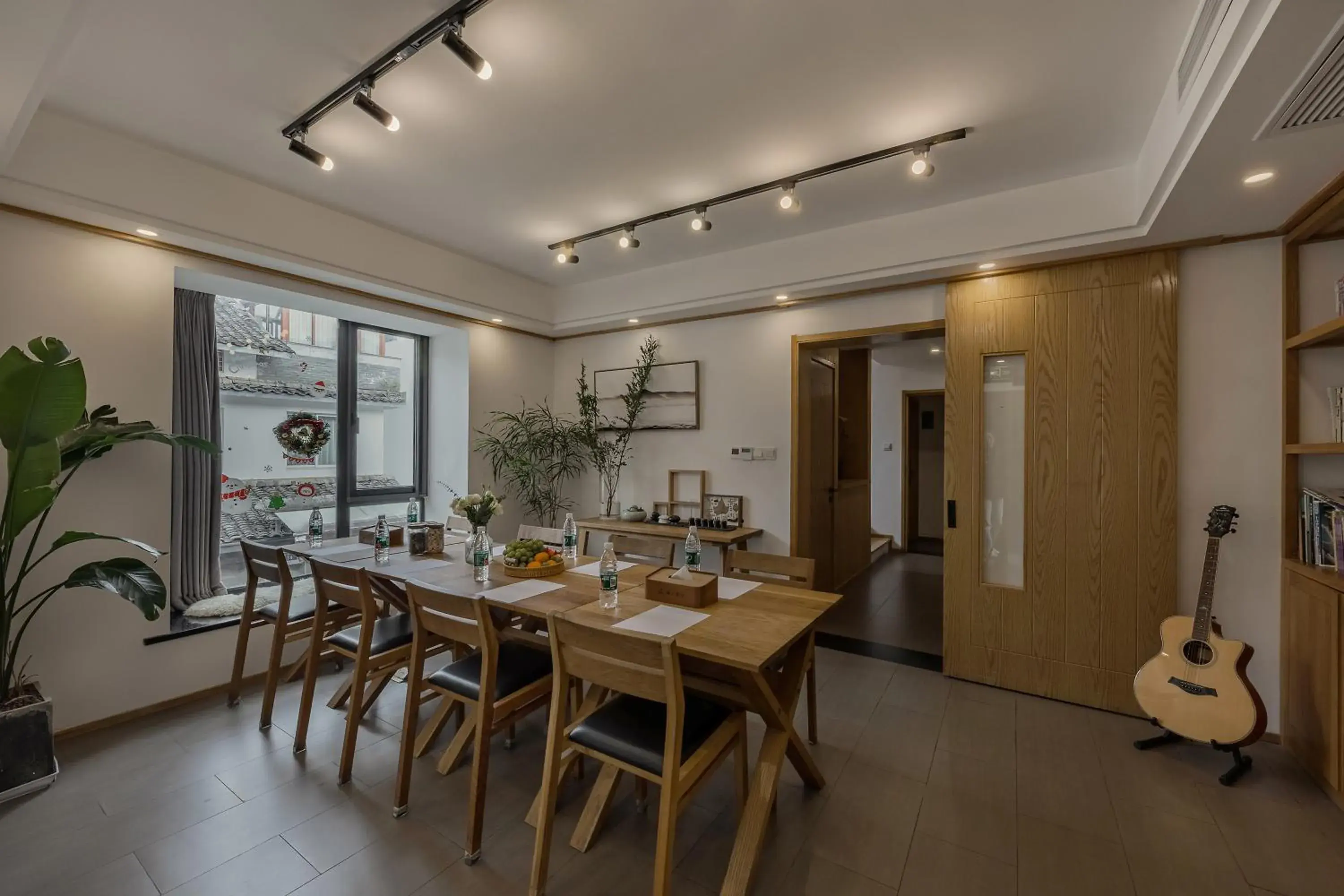 Living room in T innn - West Lake - Yueshang Yunshe Homestay - Hangzhou Taiziwan Park Branch Living room in T innn - West Lake - Yueshang Yunshe Homestay - Hangzhou Taiziwan Park Branch