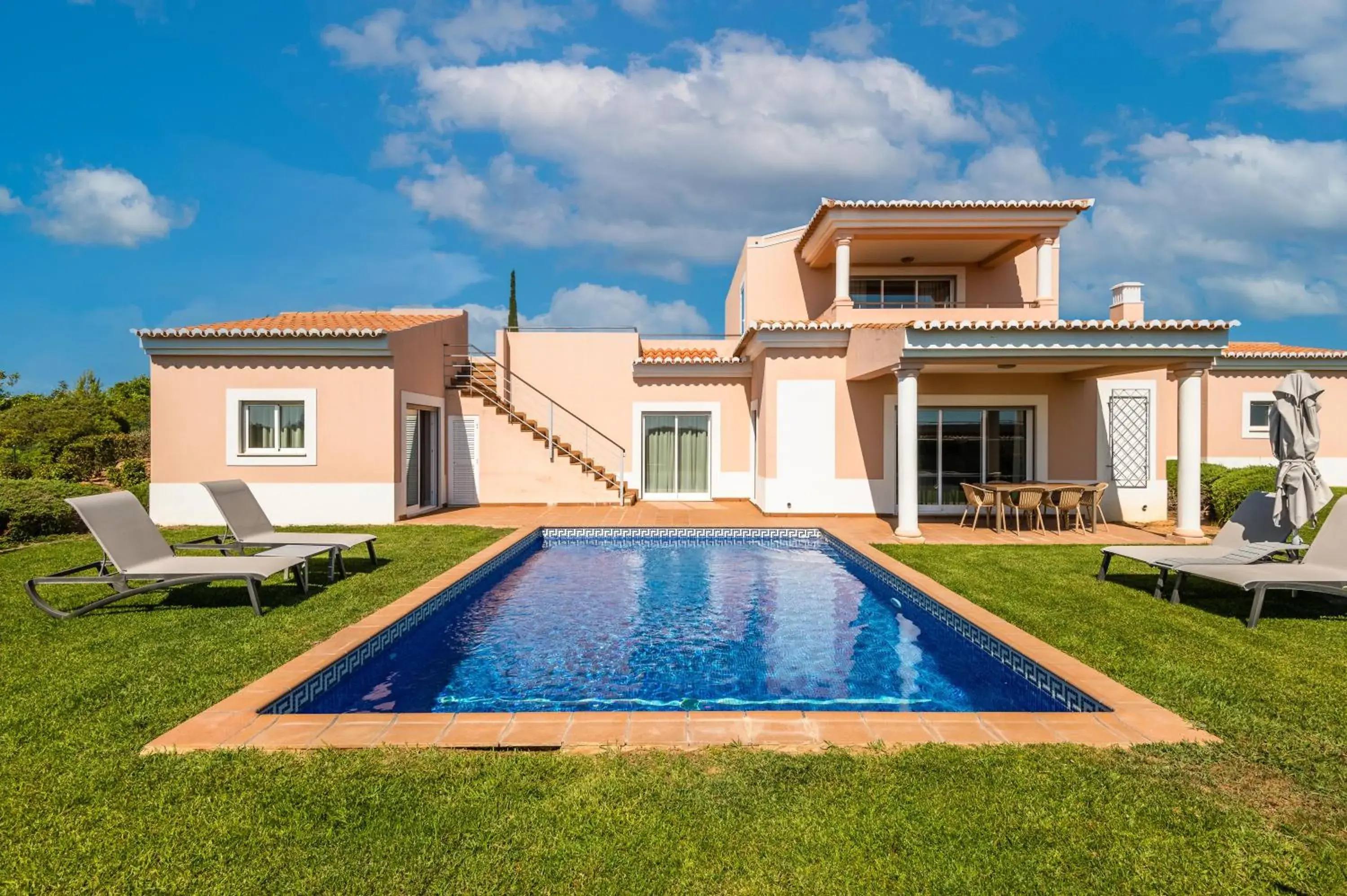 Three-Bedroom Villa with Private Pool in Vale da Lapa Village Resort Three-Bedroom Villa with Private Pool in Vale da Lapa Village Resort