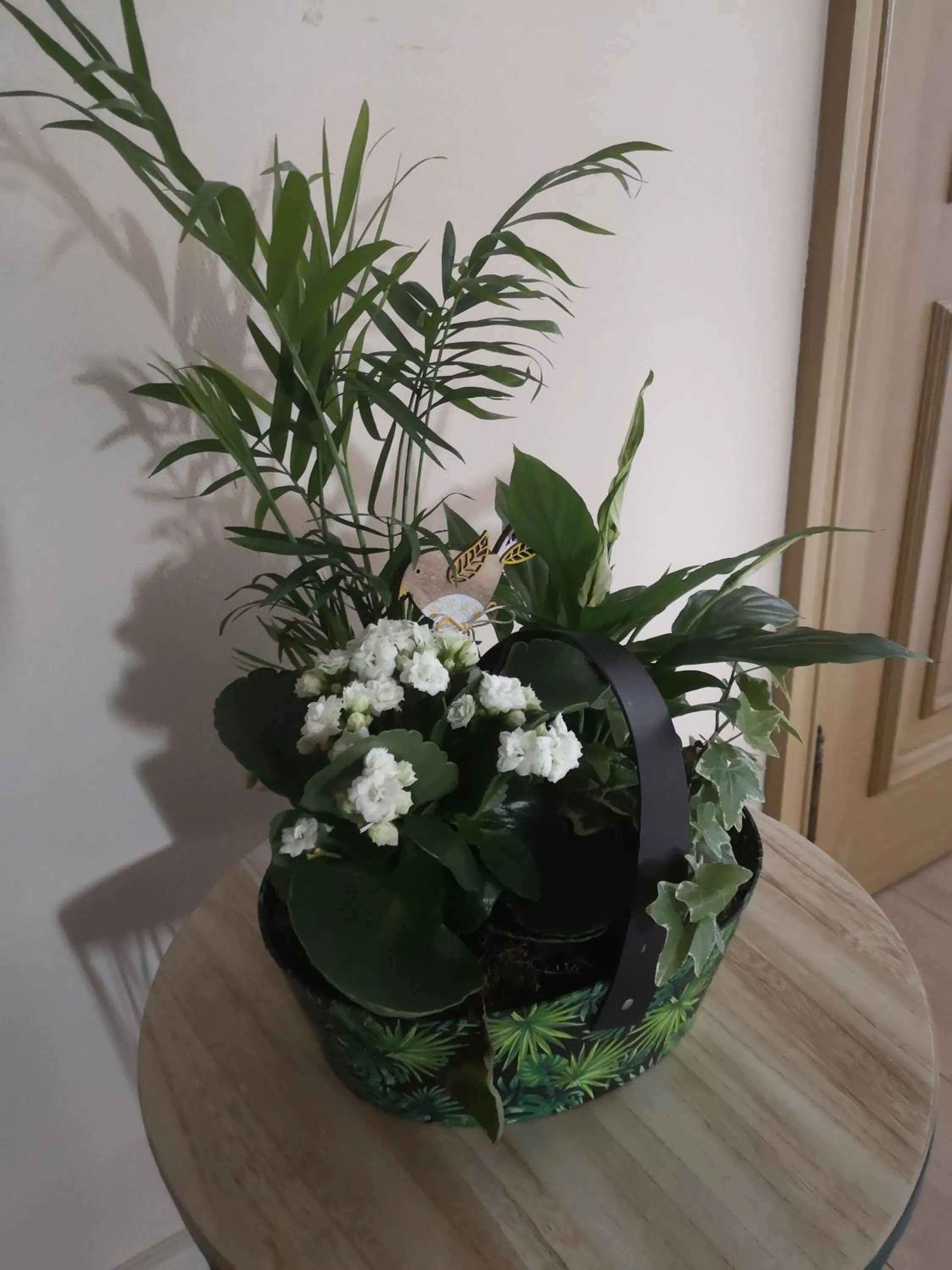 Decorative detail in Hôtel Les Deux Magots