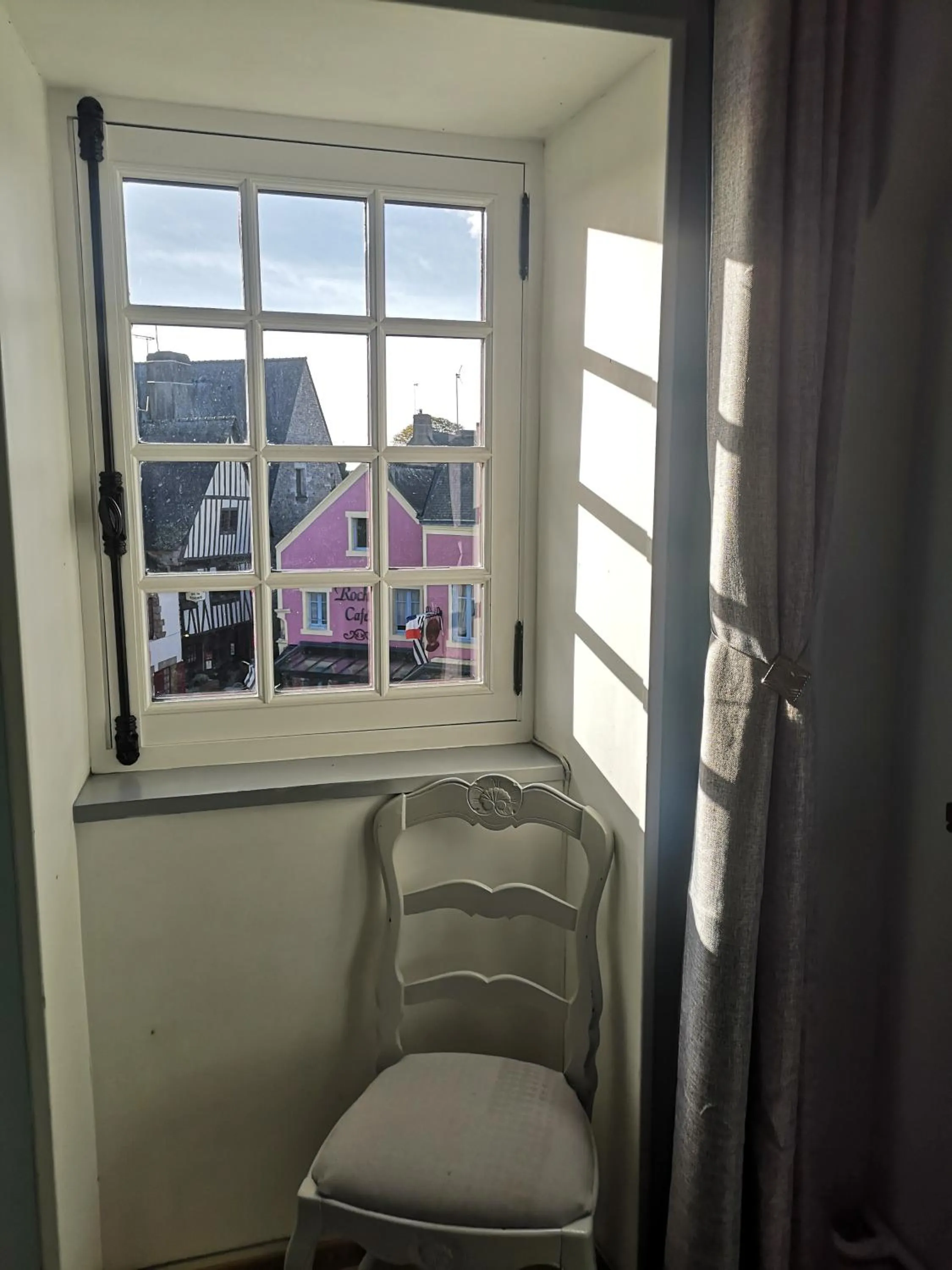 City view in Hôtel Les Deux Magots