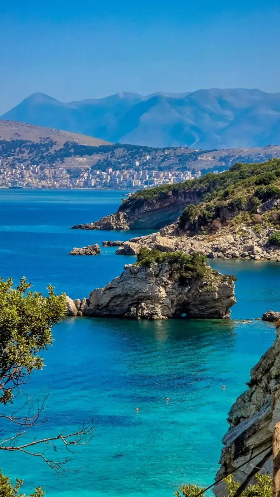 Apartment with Sea View in Vila Pasqyra Apartment with Sea View in Vila Pasqyra