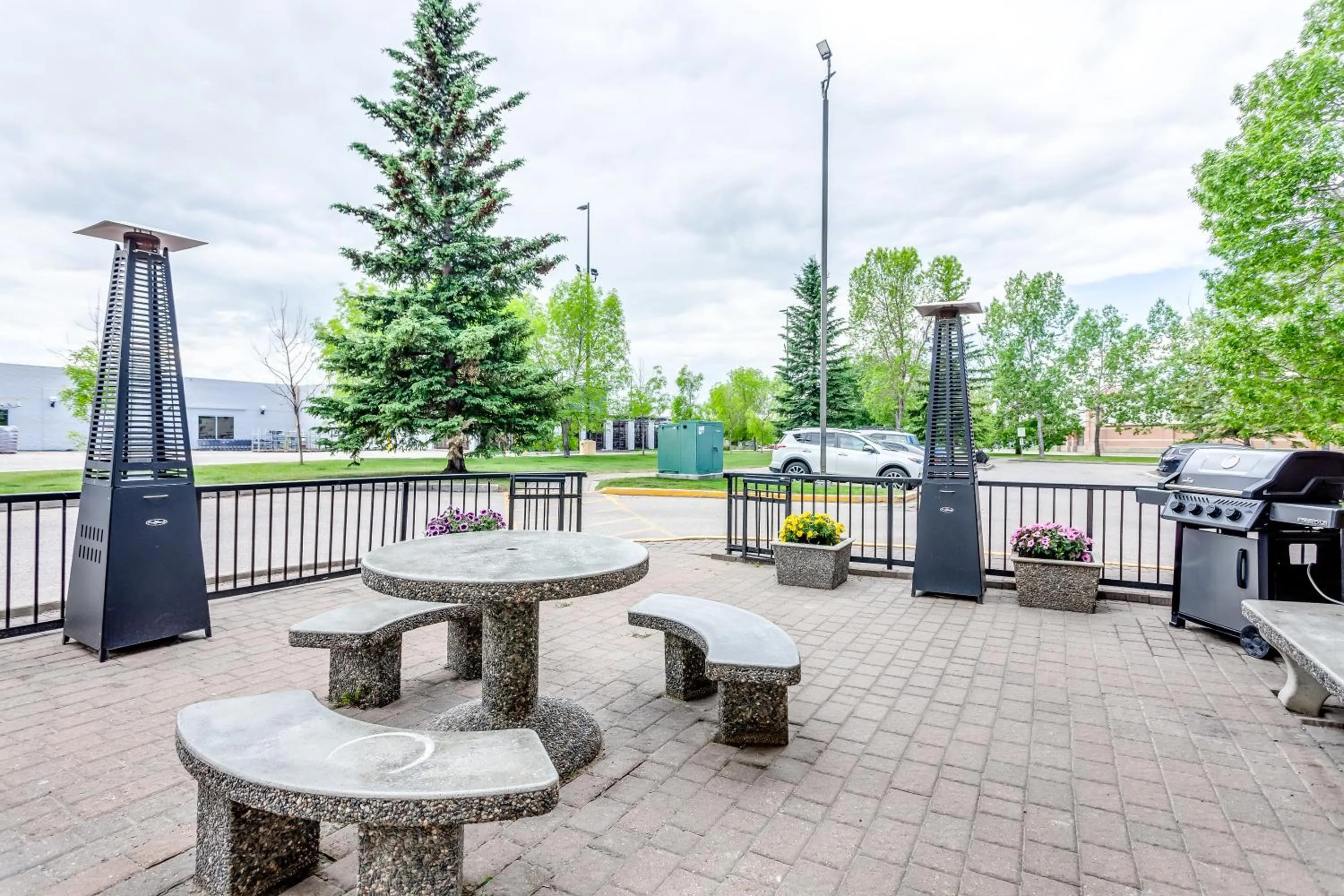 Patio in Super 8 by Wyndham Calgary Shawnessy Area