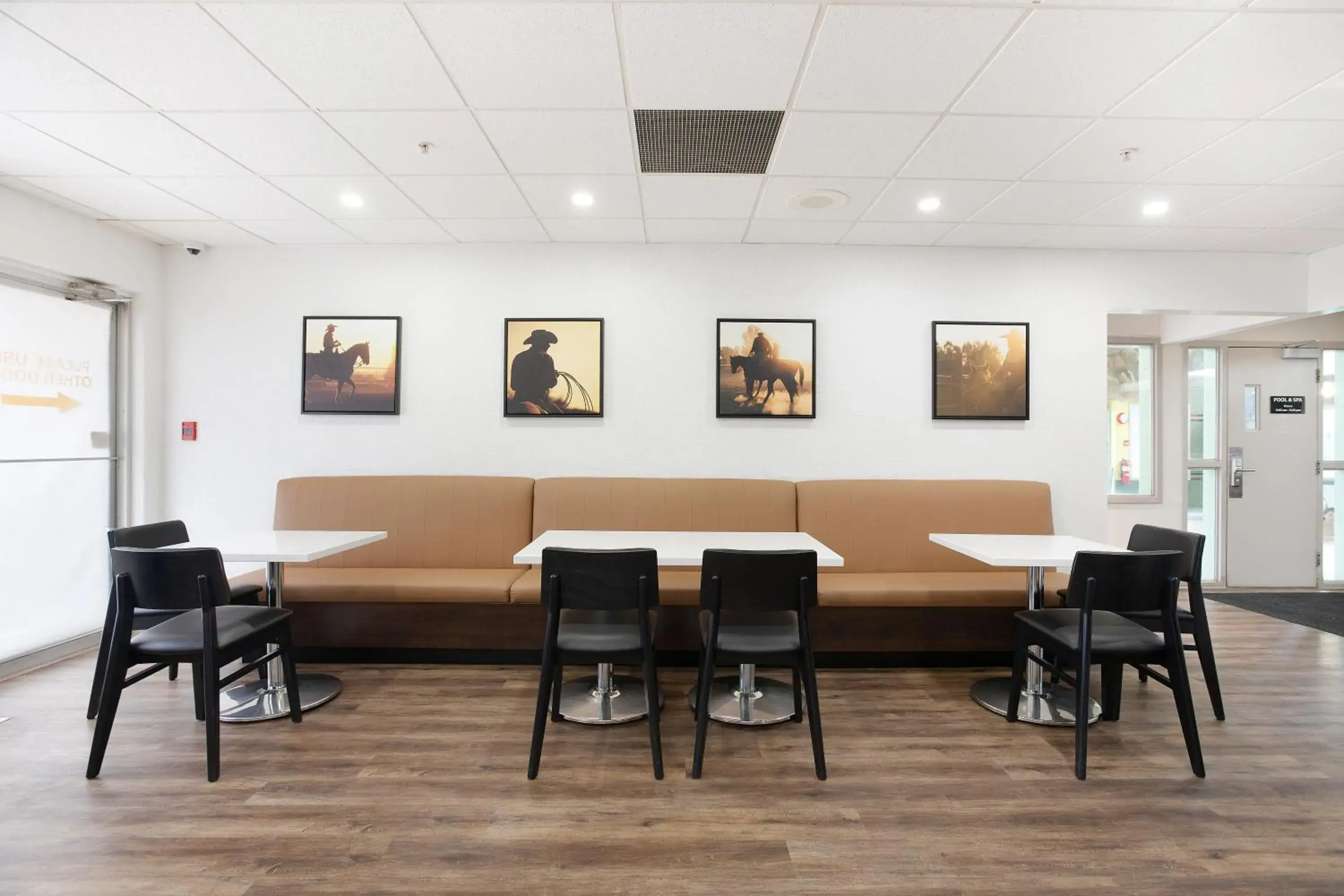 Breakfast in Super 8 by Wyndham Calgary Shawnessy Area Breakfast in Super 8 by Wyndham Calgary Shawnessy Area