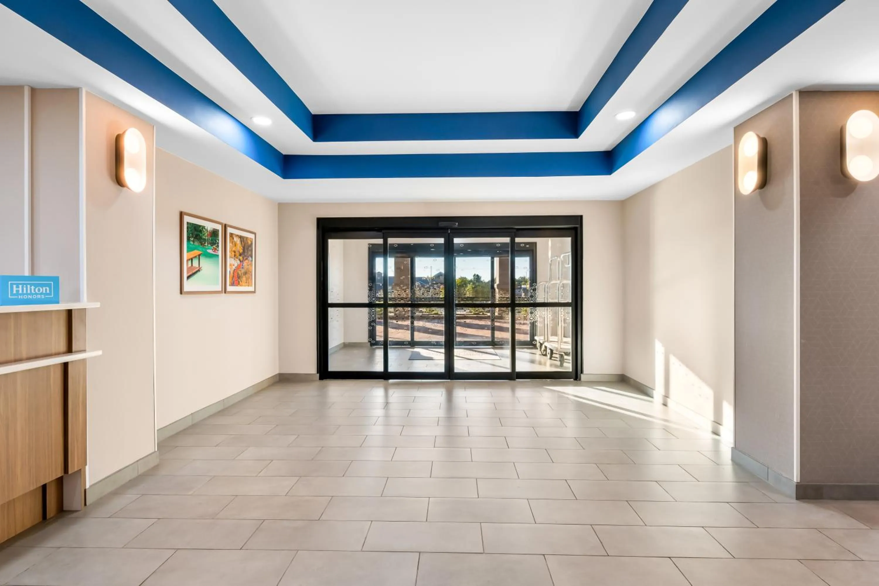 Lobby or reception in Hampton Inn - Monticello