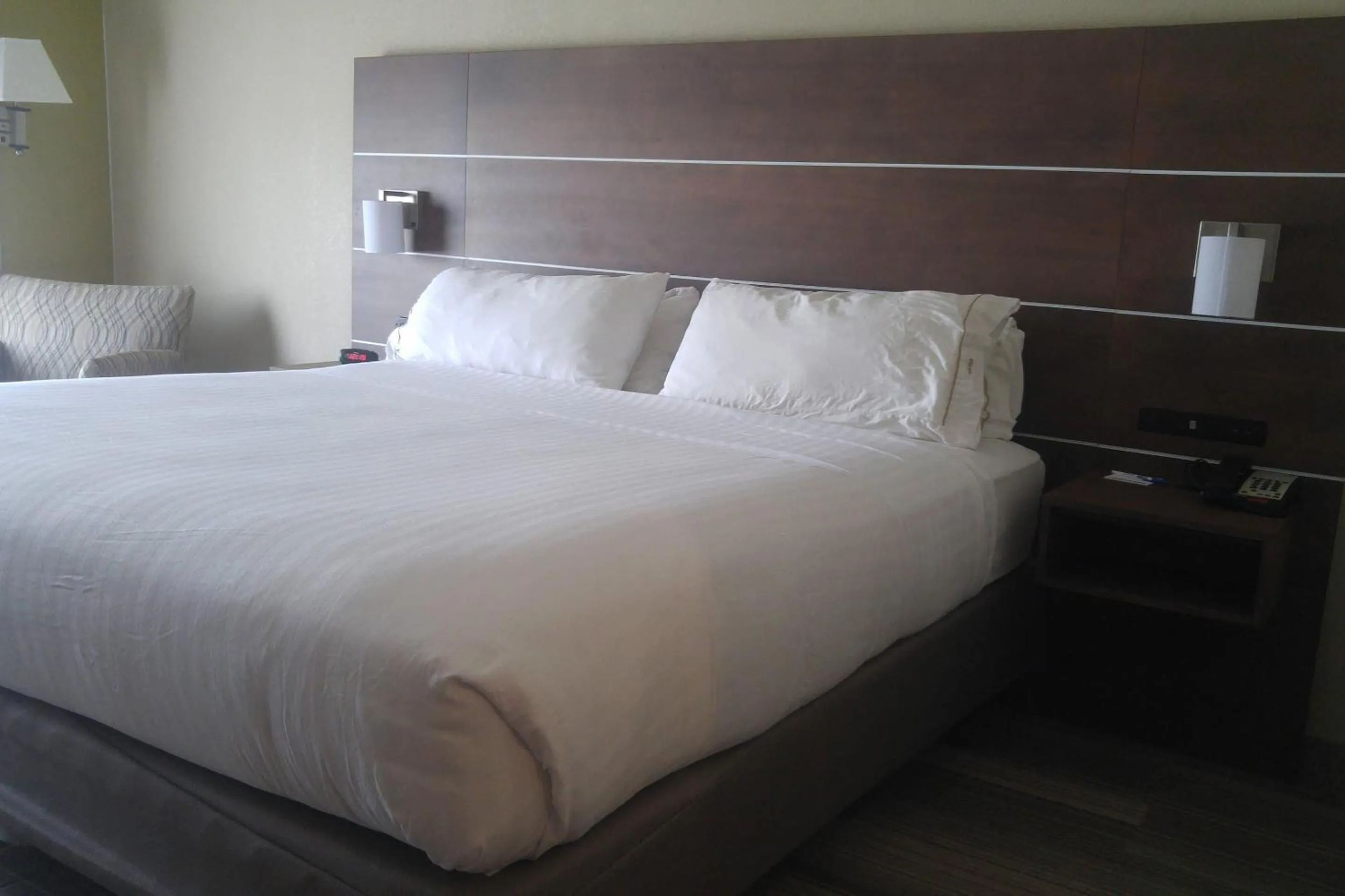 Bedroom, Bed in Comfort Inn & Suites Miami - Route 66