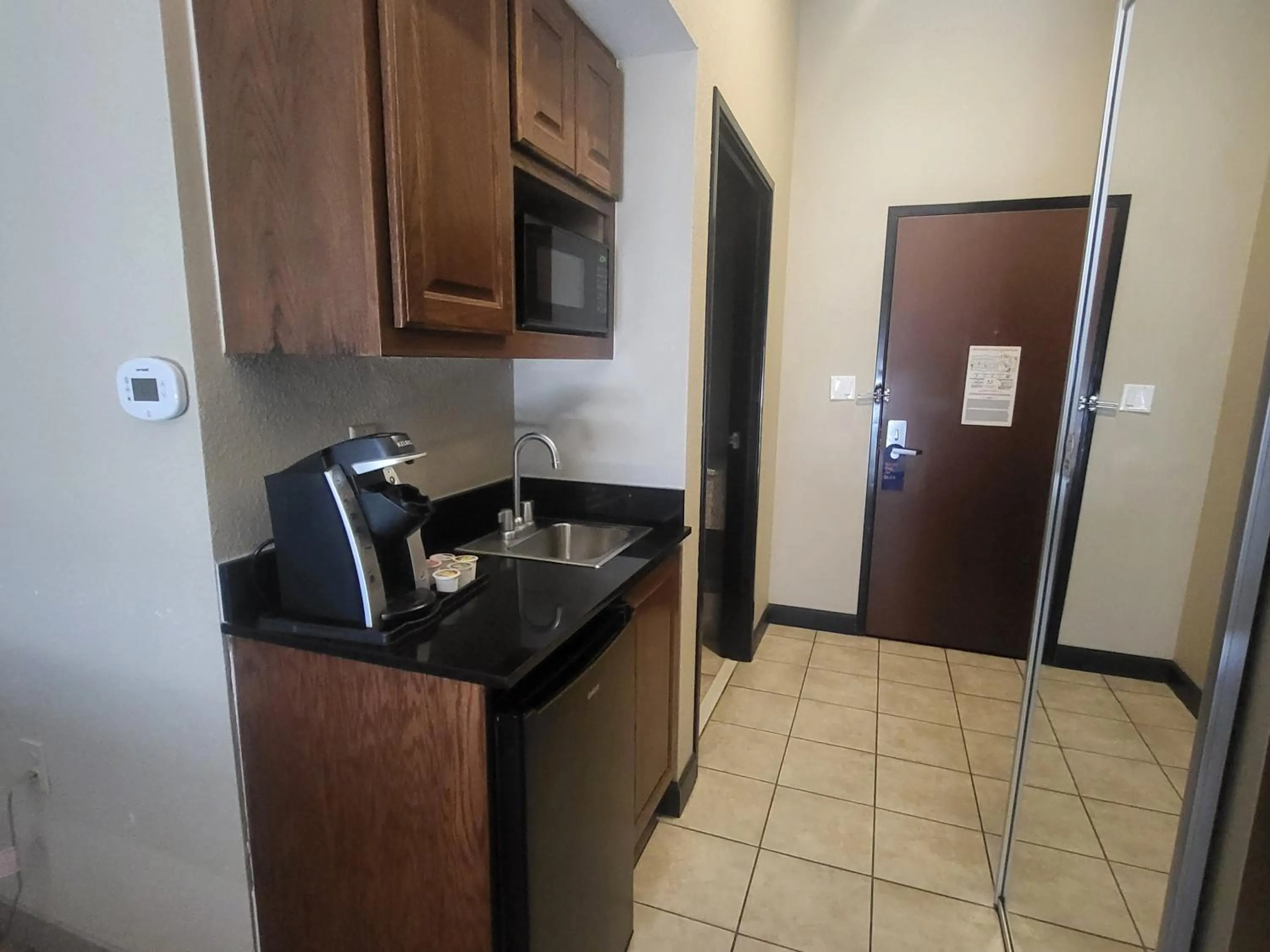 Kitchen or kitchenette in Comfort Inn & Suites Miami - Route 66